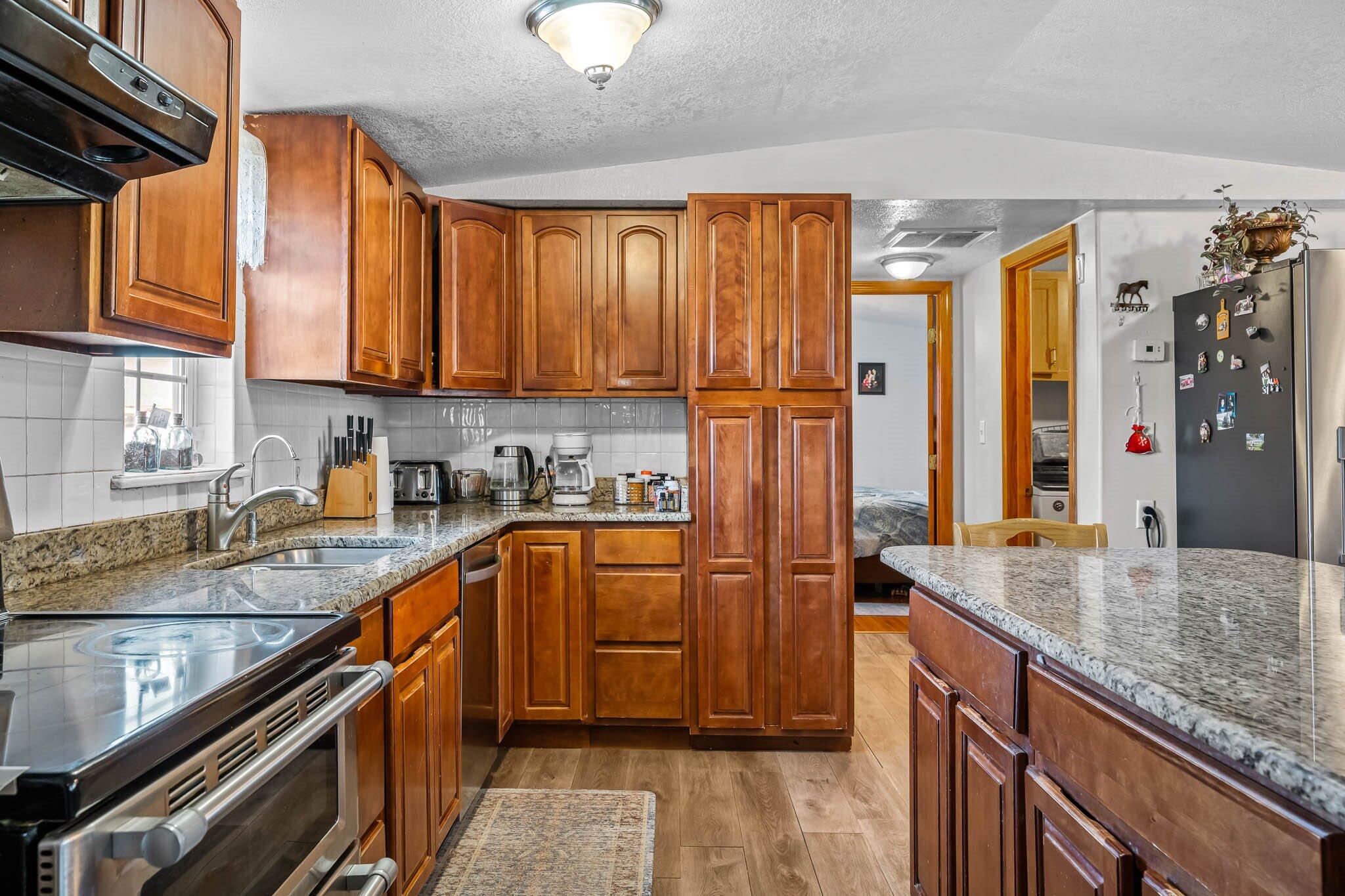 8490 Lawrence 1082 Property Photo 25