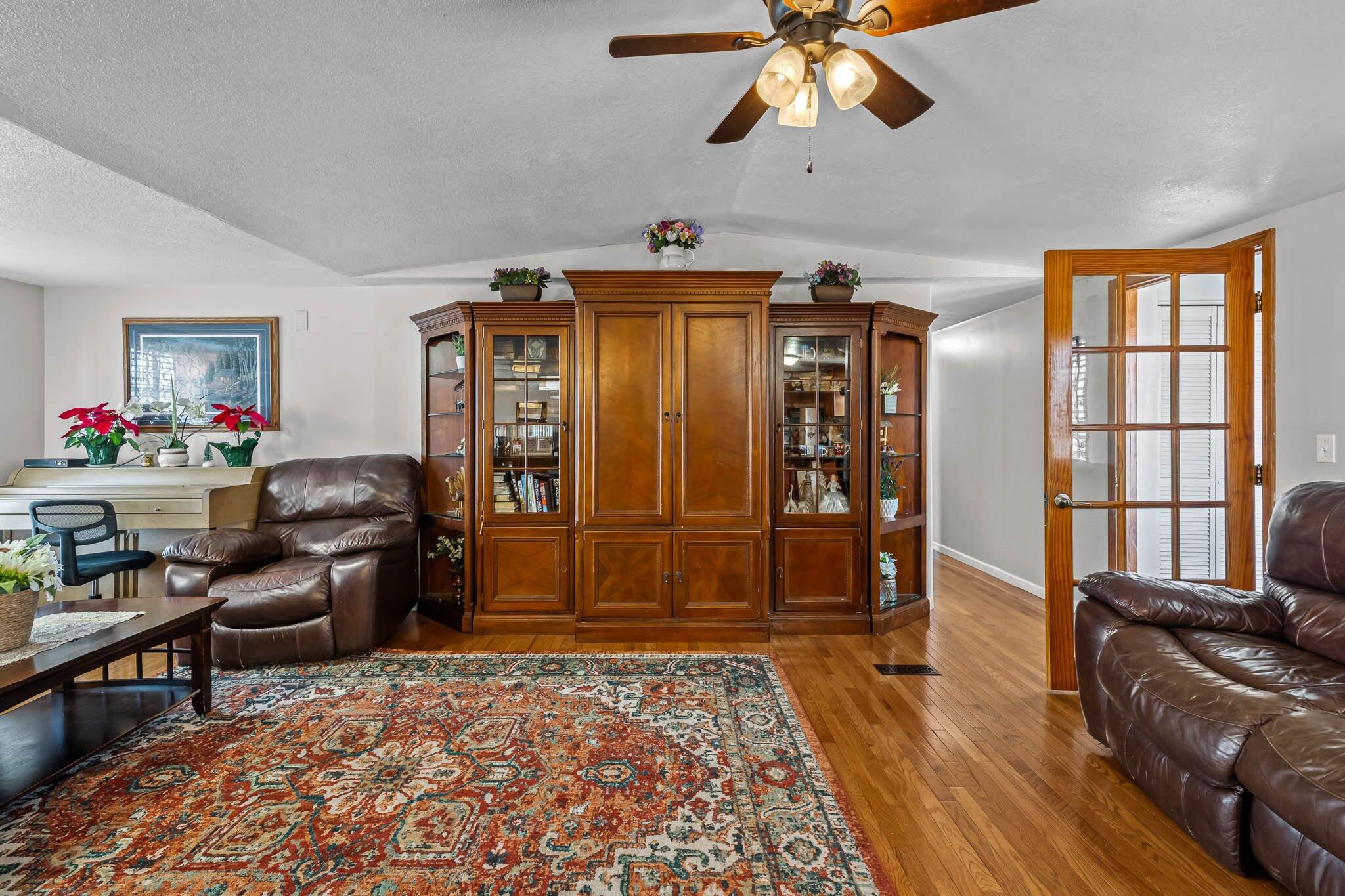 8490 Lawrence 1082 Property Photo 27