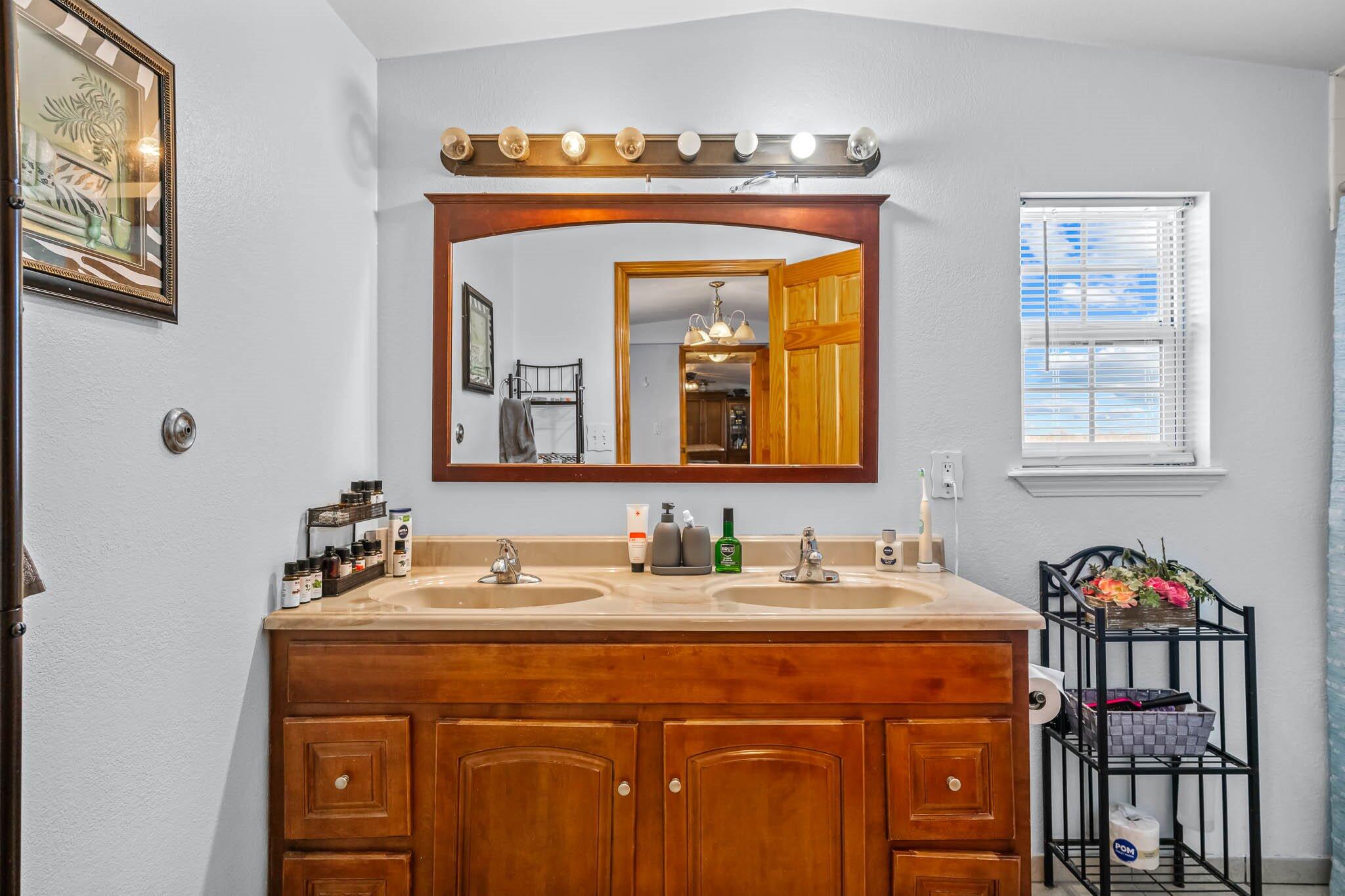 8490 Lawrence 1082 Property Photo 29
