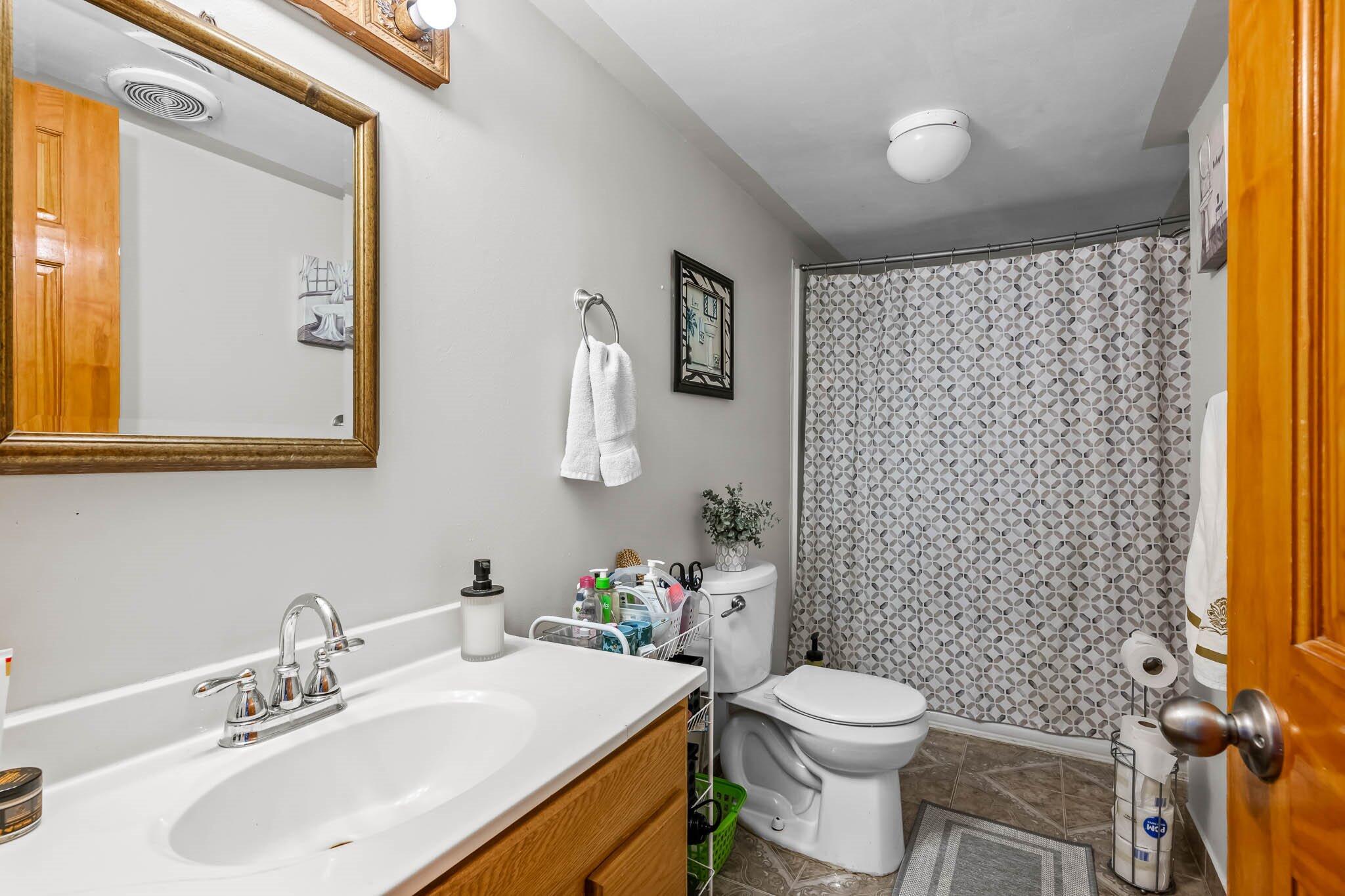 8490 Lawrence 1082 Property Photo 32