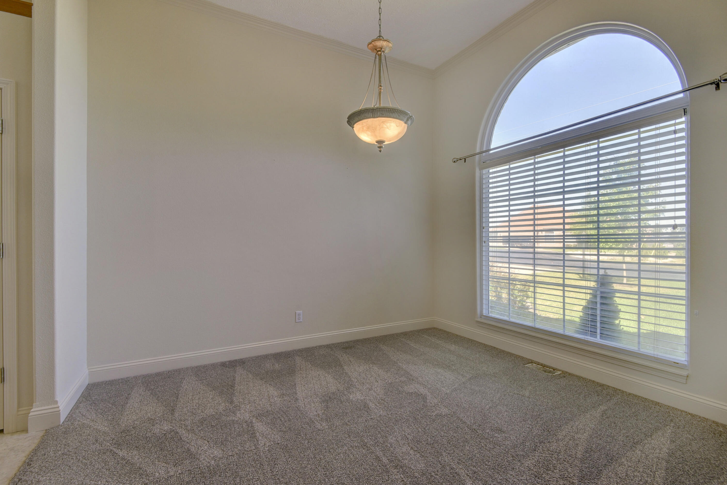 152 Sterling Way Property Photo 6