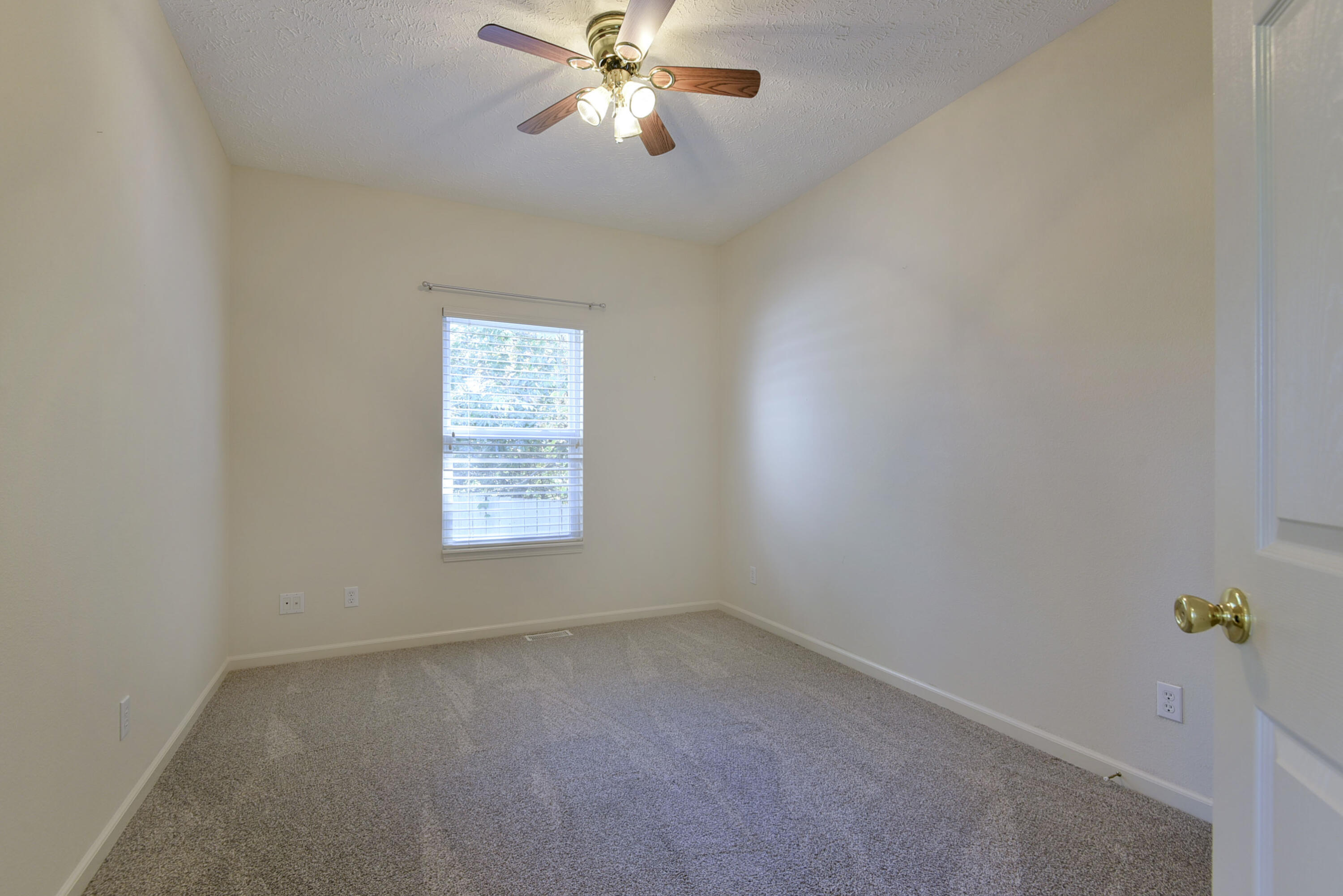152 Sterling Way Property Photo 17