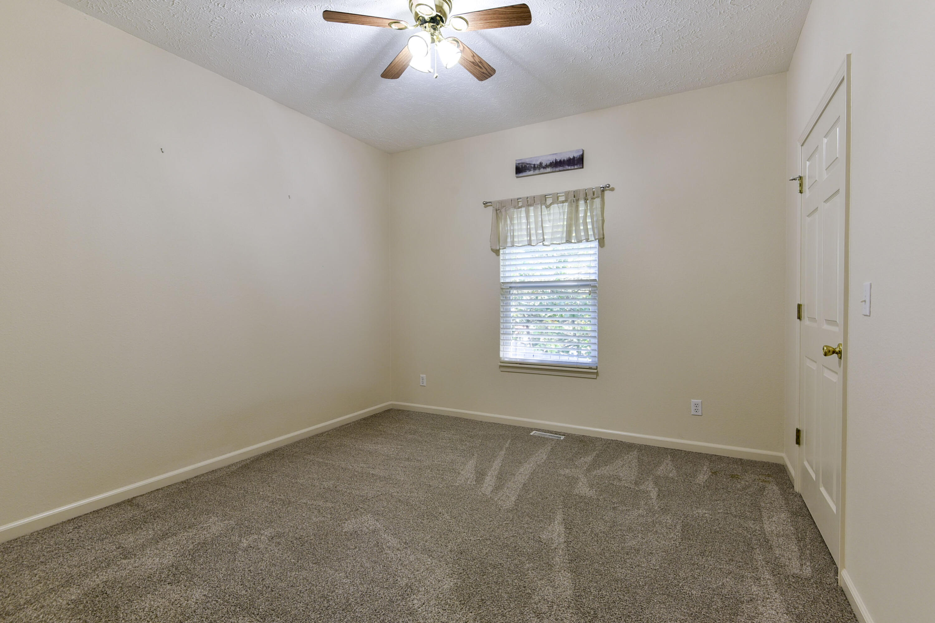 152 Sterling Way Property Photo 21