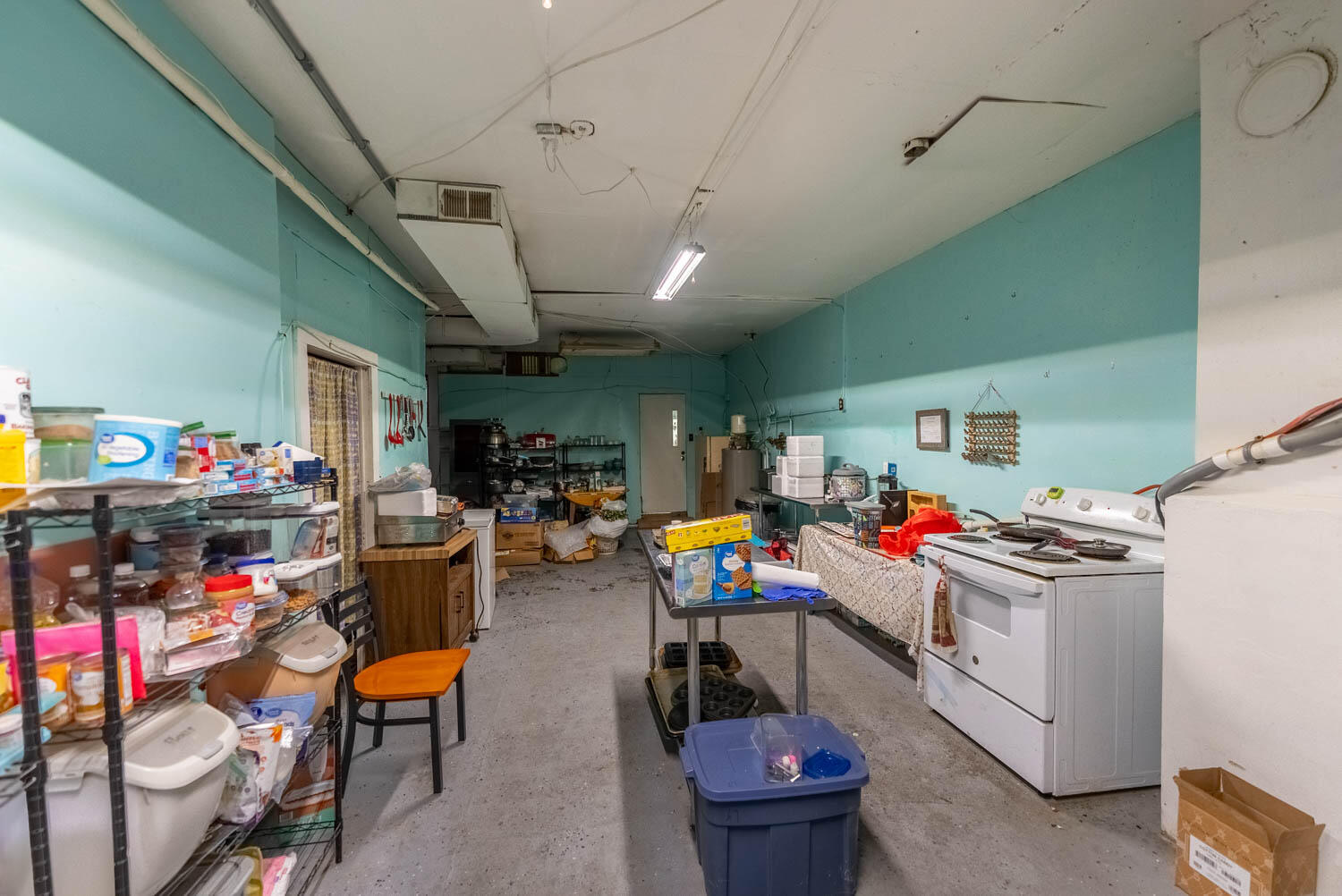 210 South Grand Avenue Property Photo 14