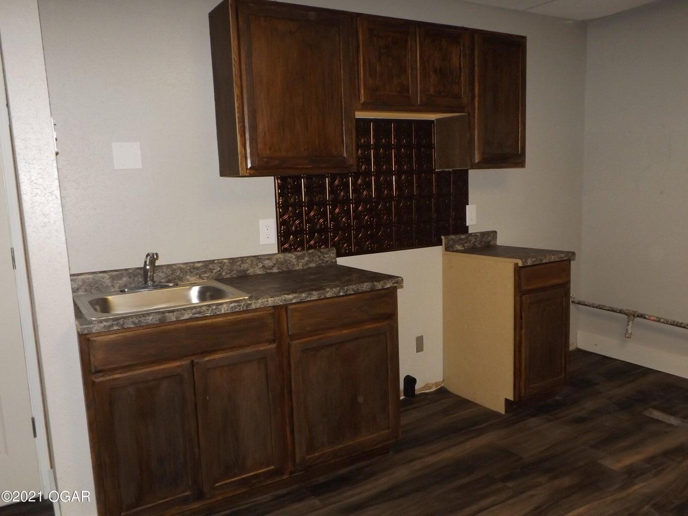 122 North Main Street Property Photo 4