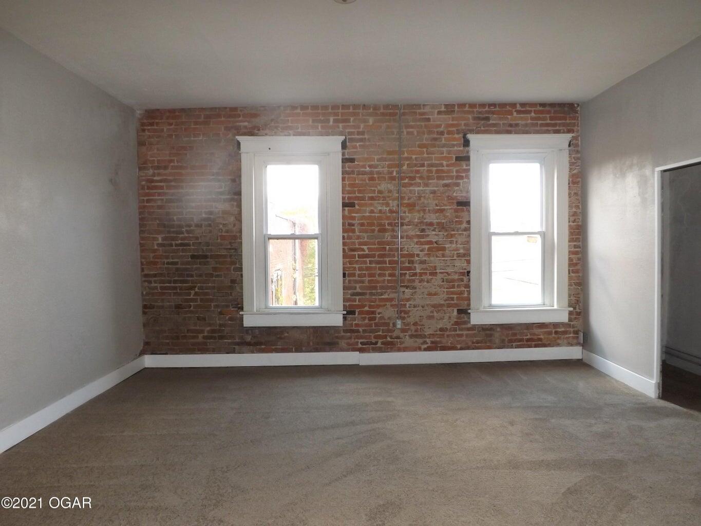 122 North Main Street Property Photo 14