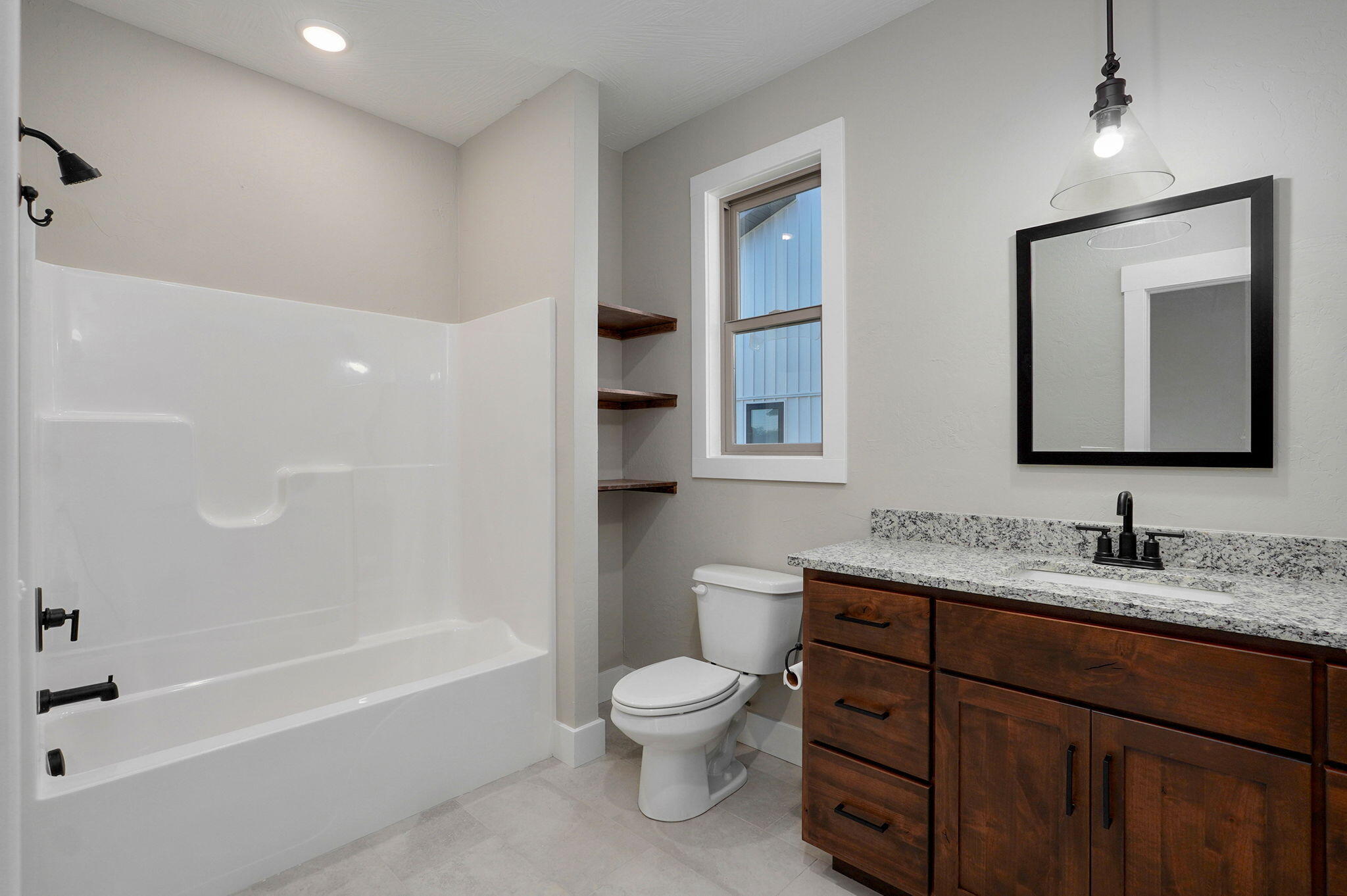 4874 South Sycamore Avenue Property Photo 14