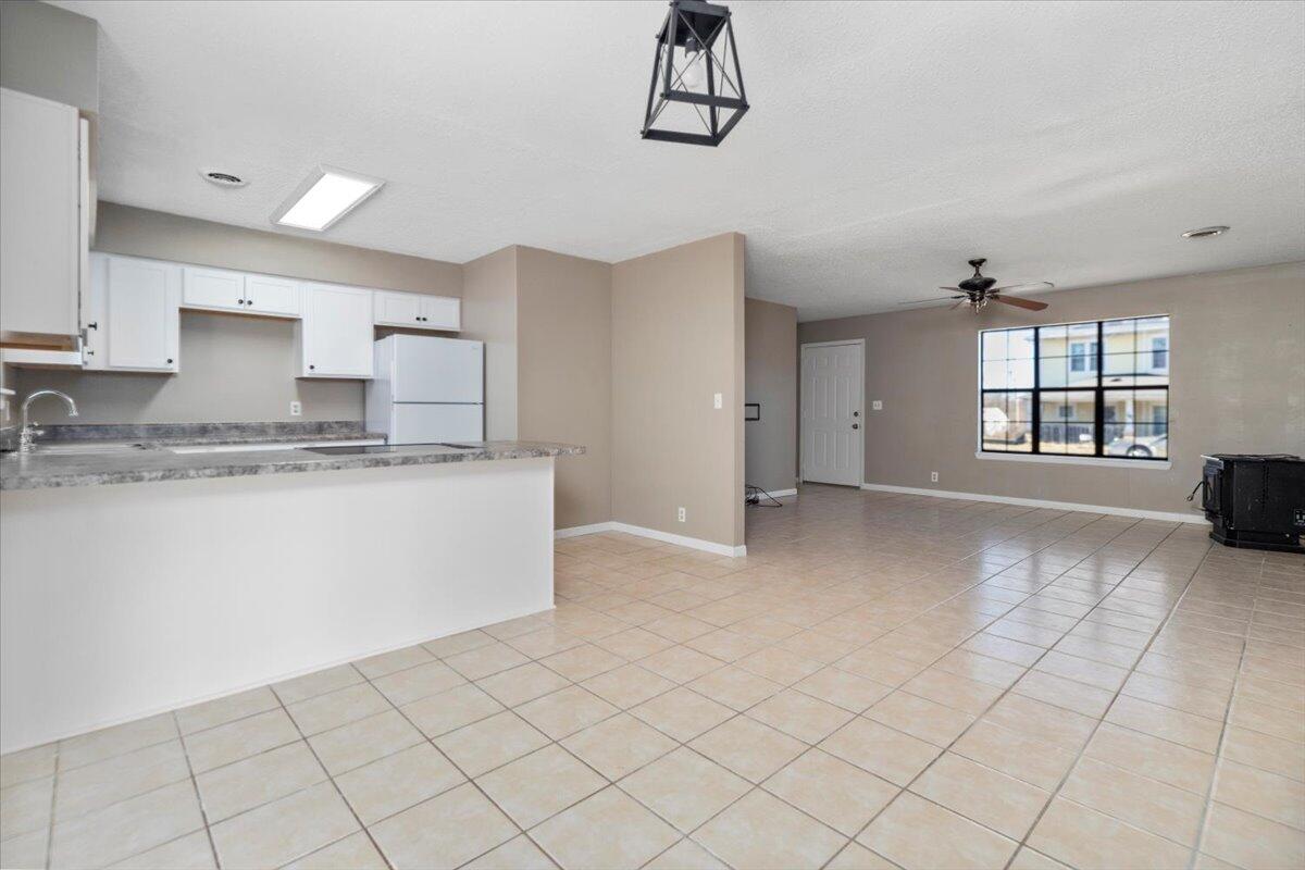 301 Luyster Street Property Photo 6
