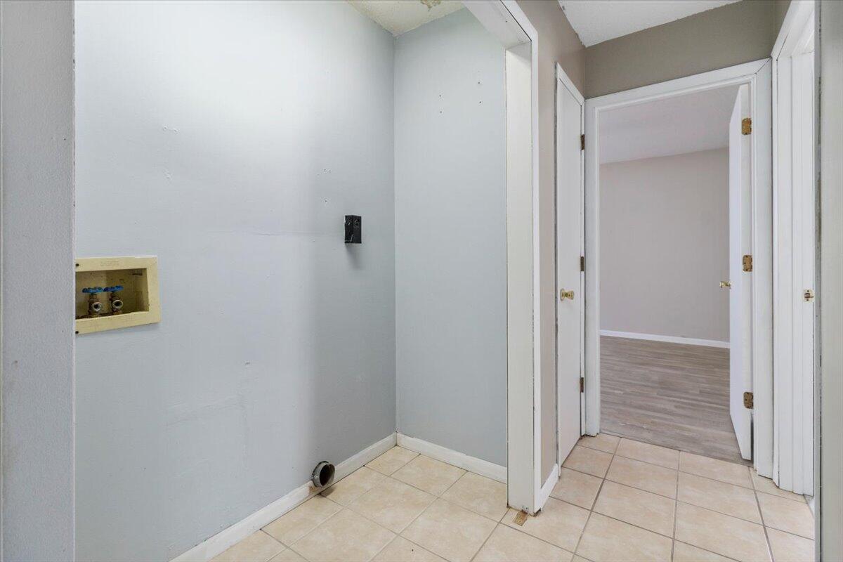 301 Luyster Street Property Photo 13