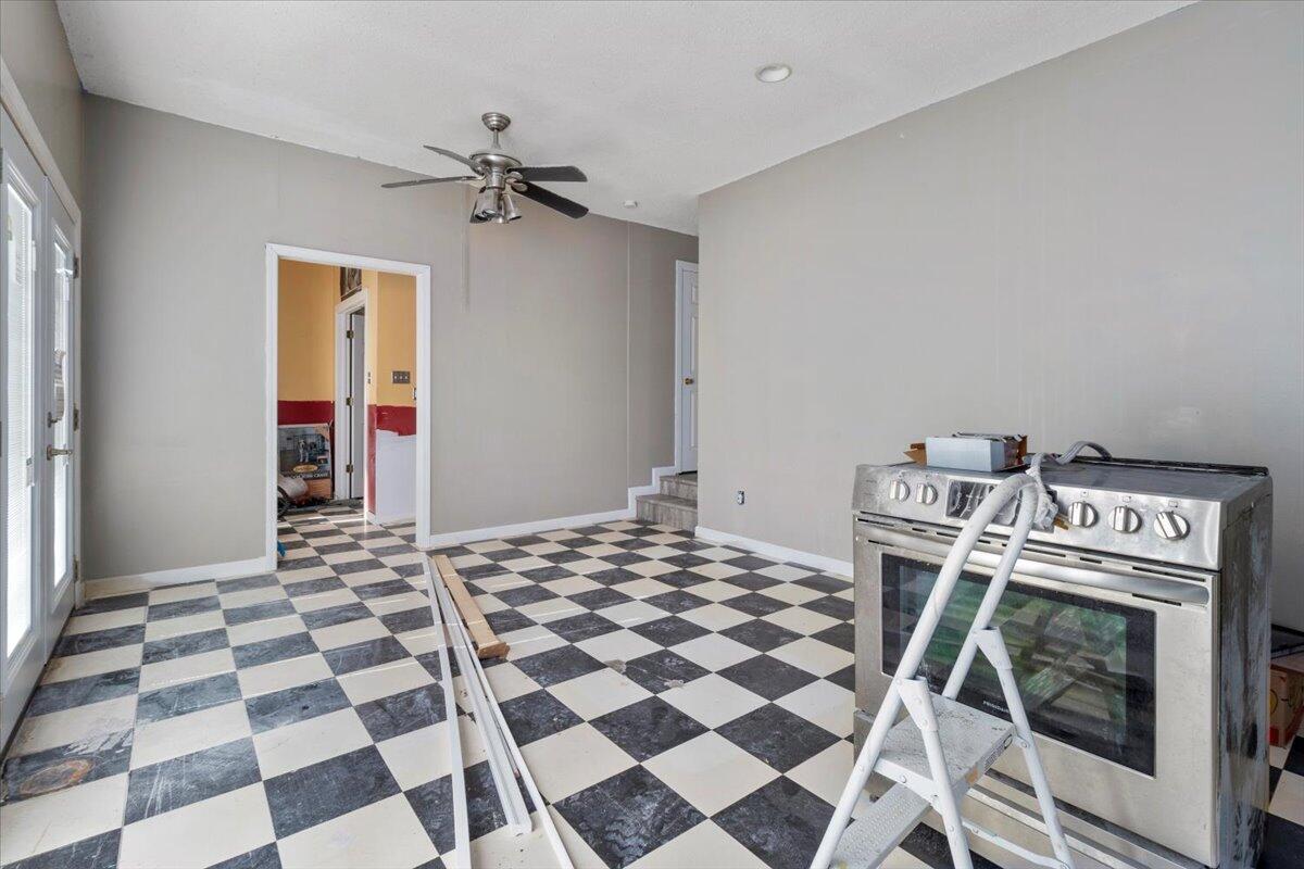 301 Luyster Street Property Photo 19