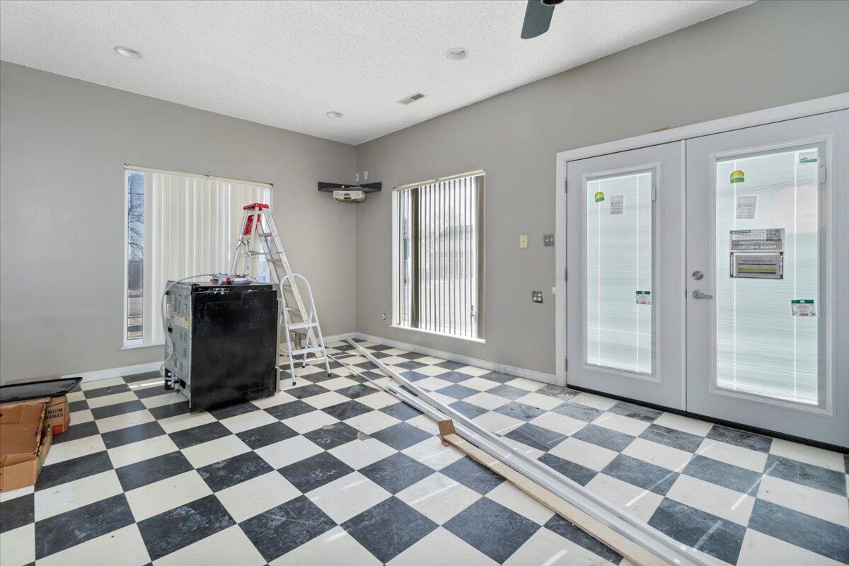 301 Luyster Street Property Photo 20