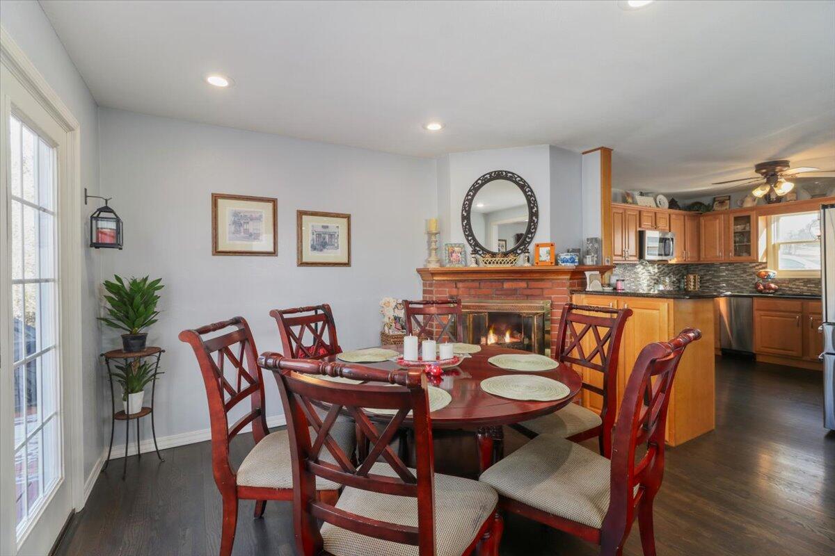 1078 Private Road 8572 Property Photo 9