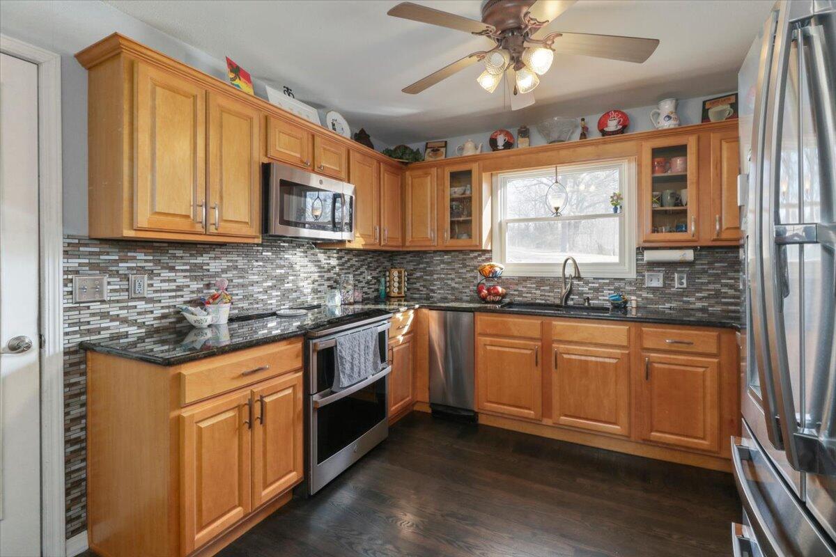 1078 Private Road 8572 Property Photo 11