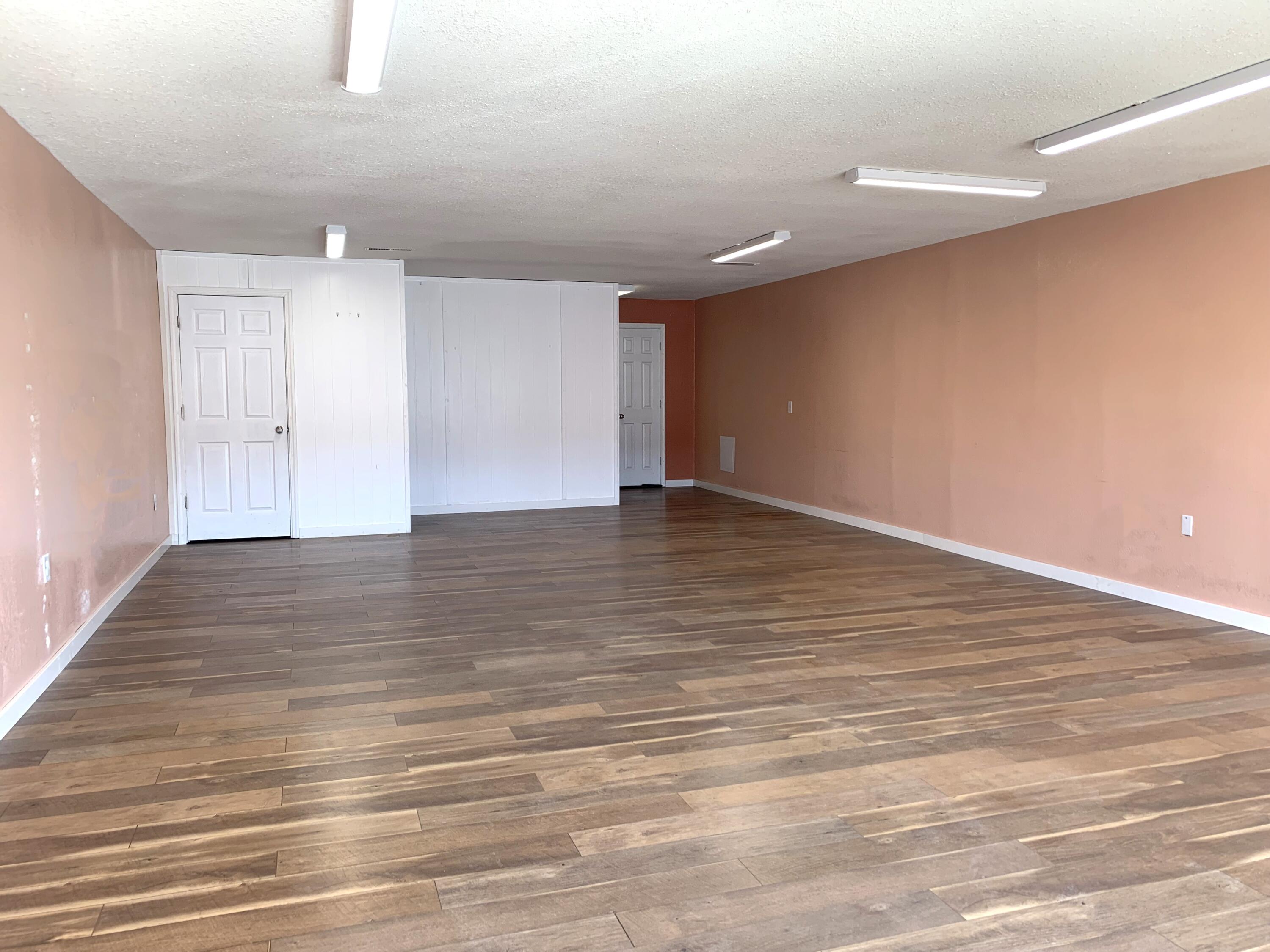 513 East South Street Property Photo 4
