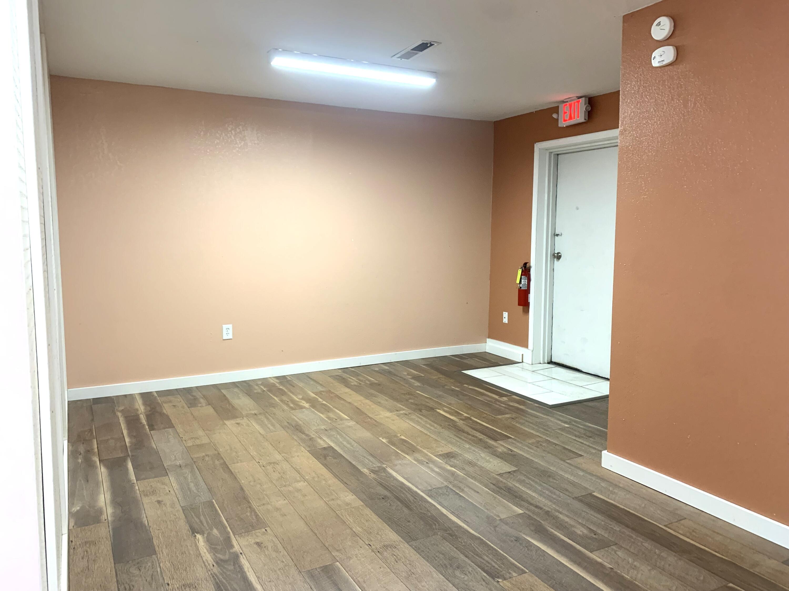 513 East South Street Property Photo 8