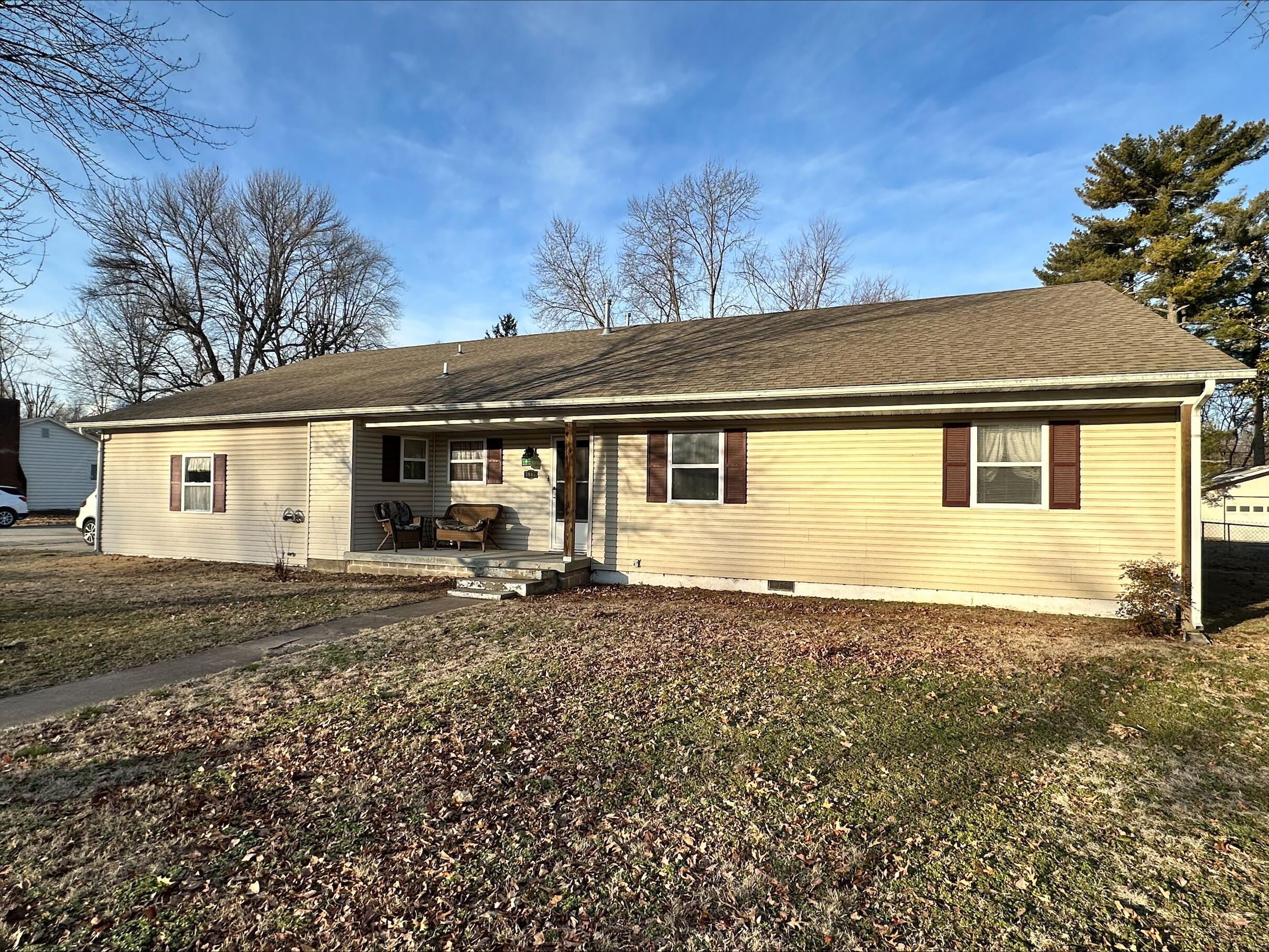 1845 South Grand Avenue Property Photo 1