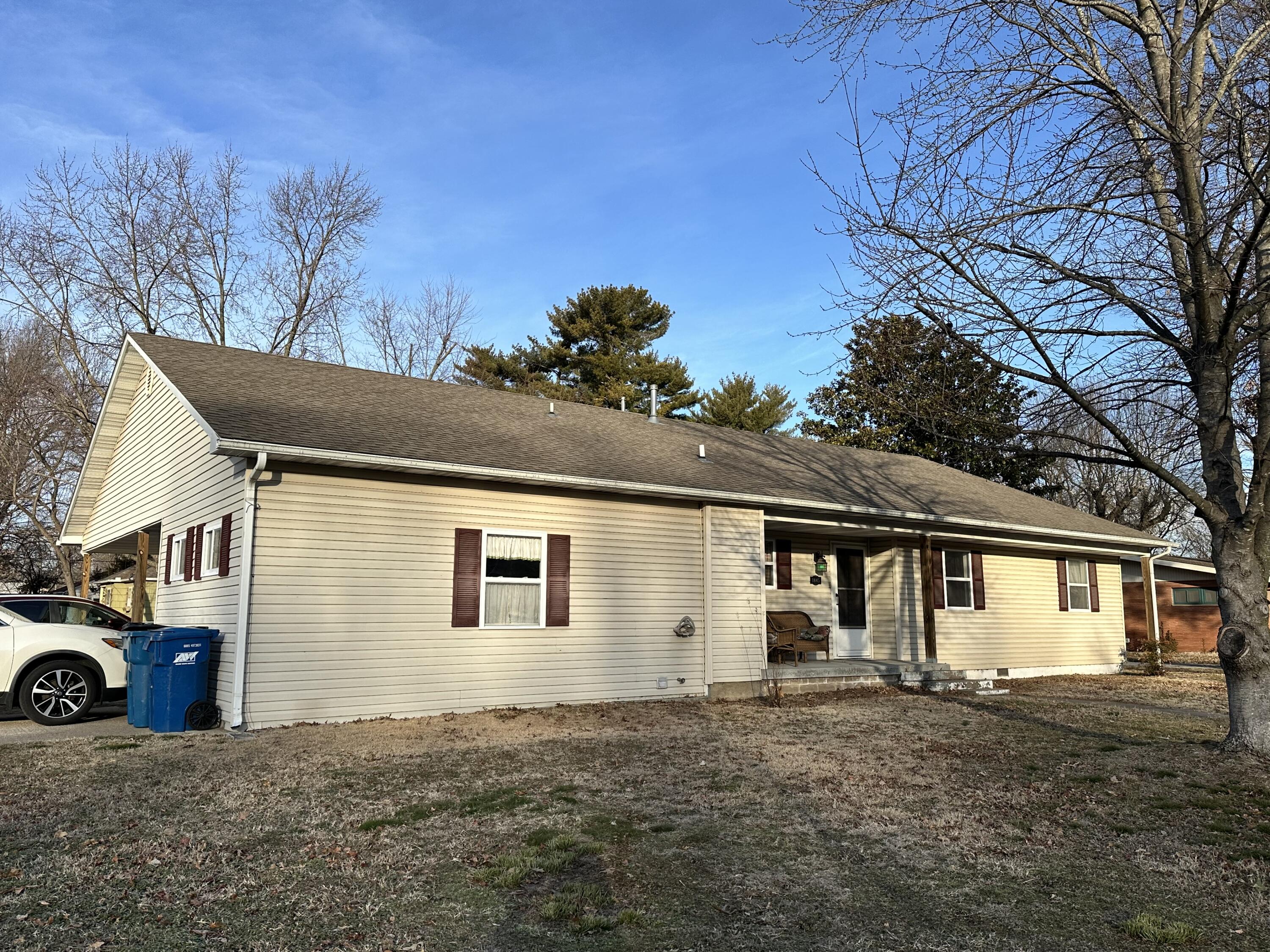 1845 South Grand Avenue Property Photo 3