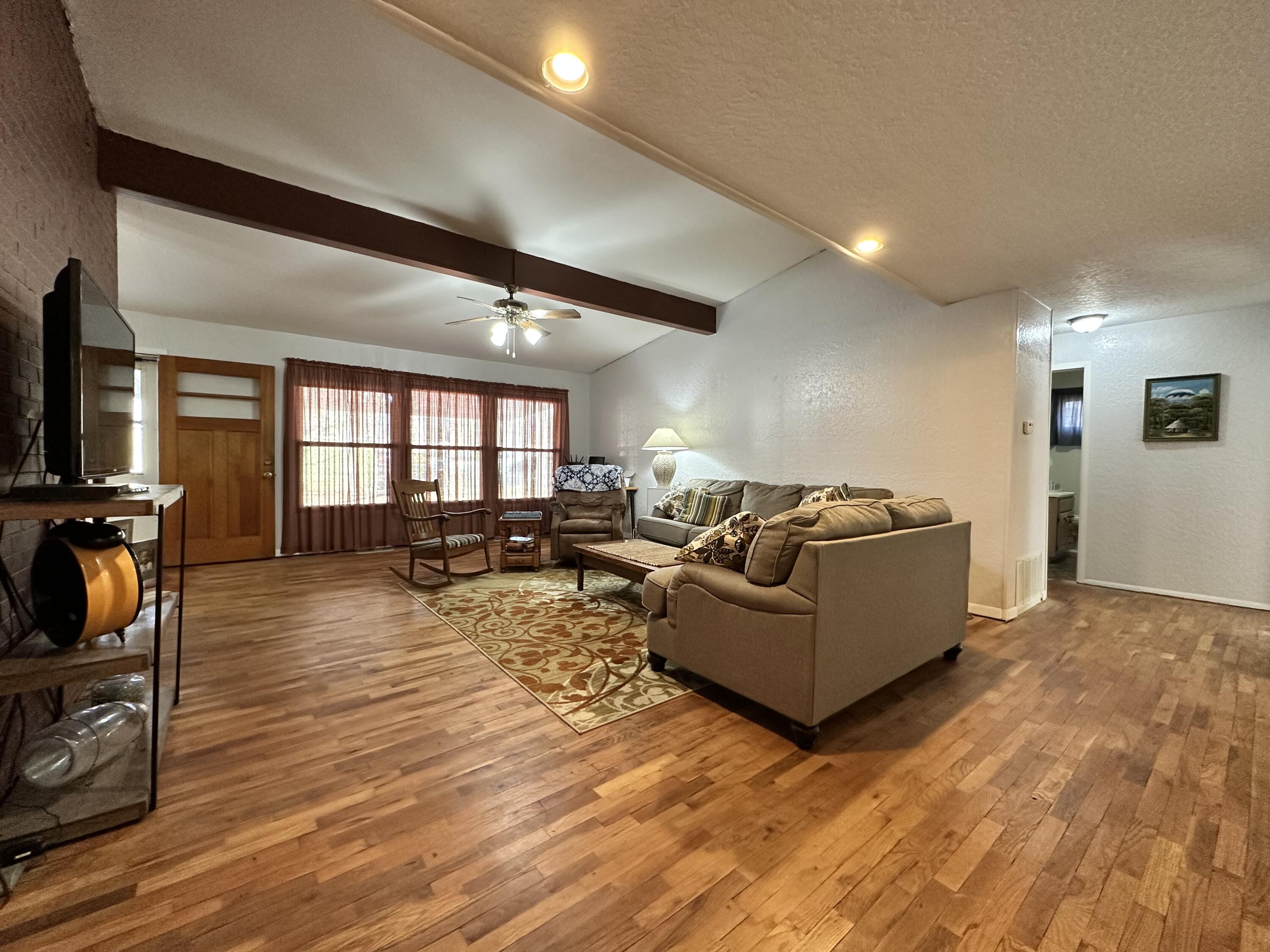 1845 South Grand Avenue Property Photo 11