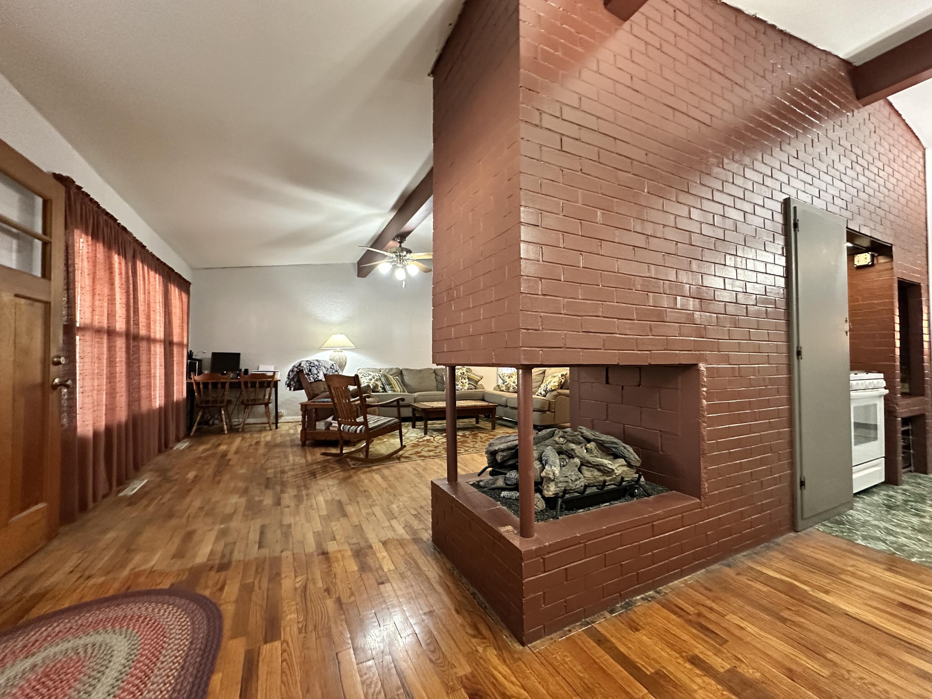 1845 South Grand Avenue Property Photo 15