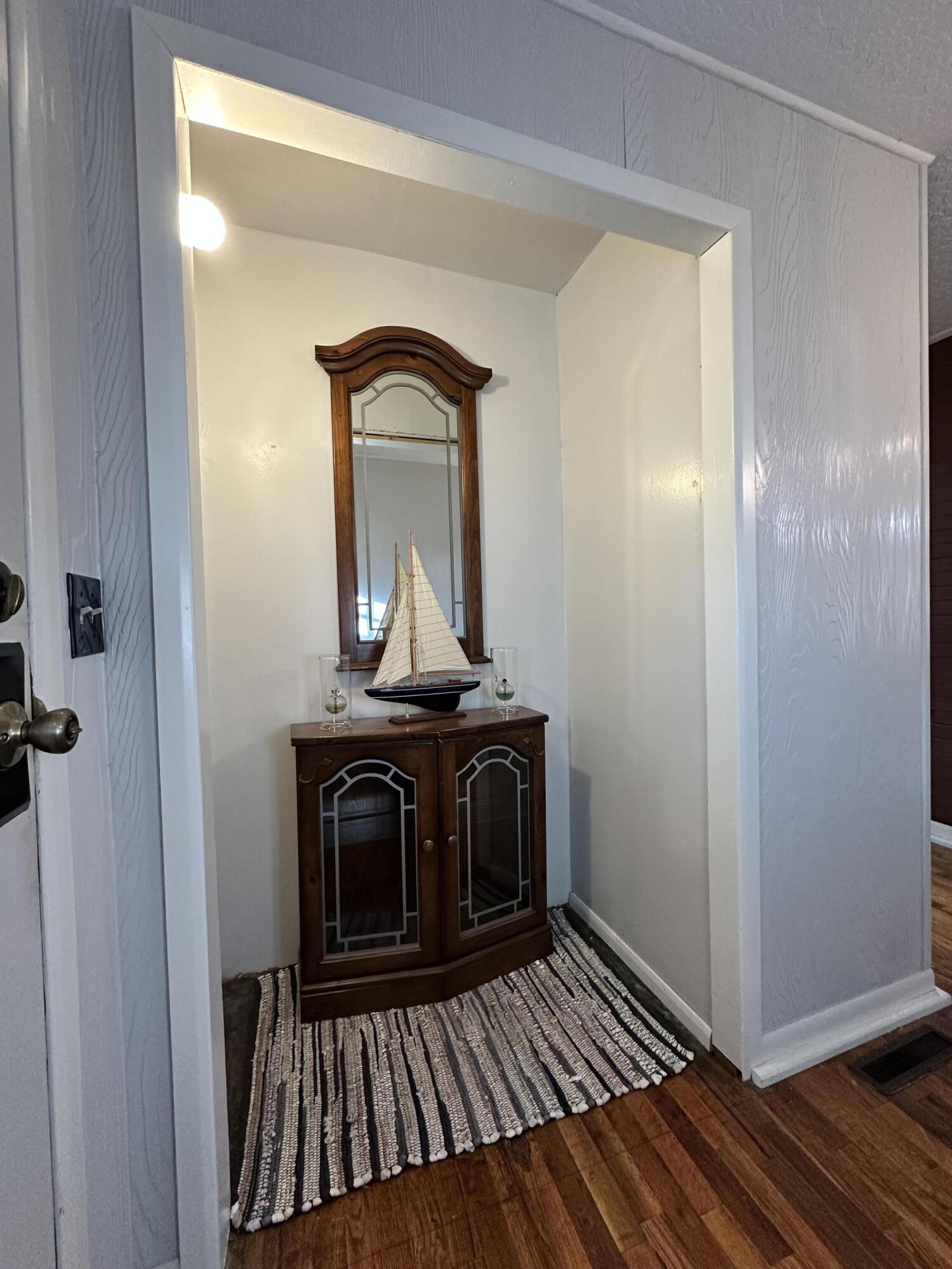 1845 South Grand Avenue Property Photo 17