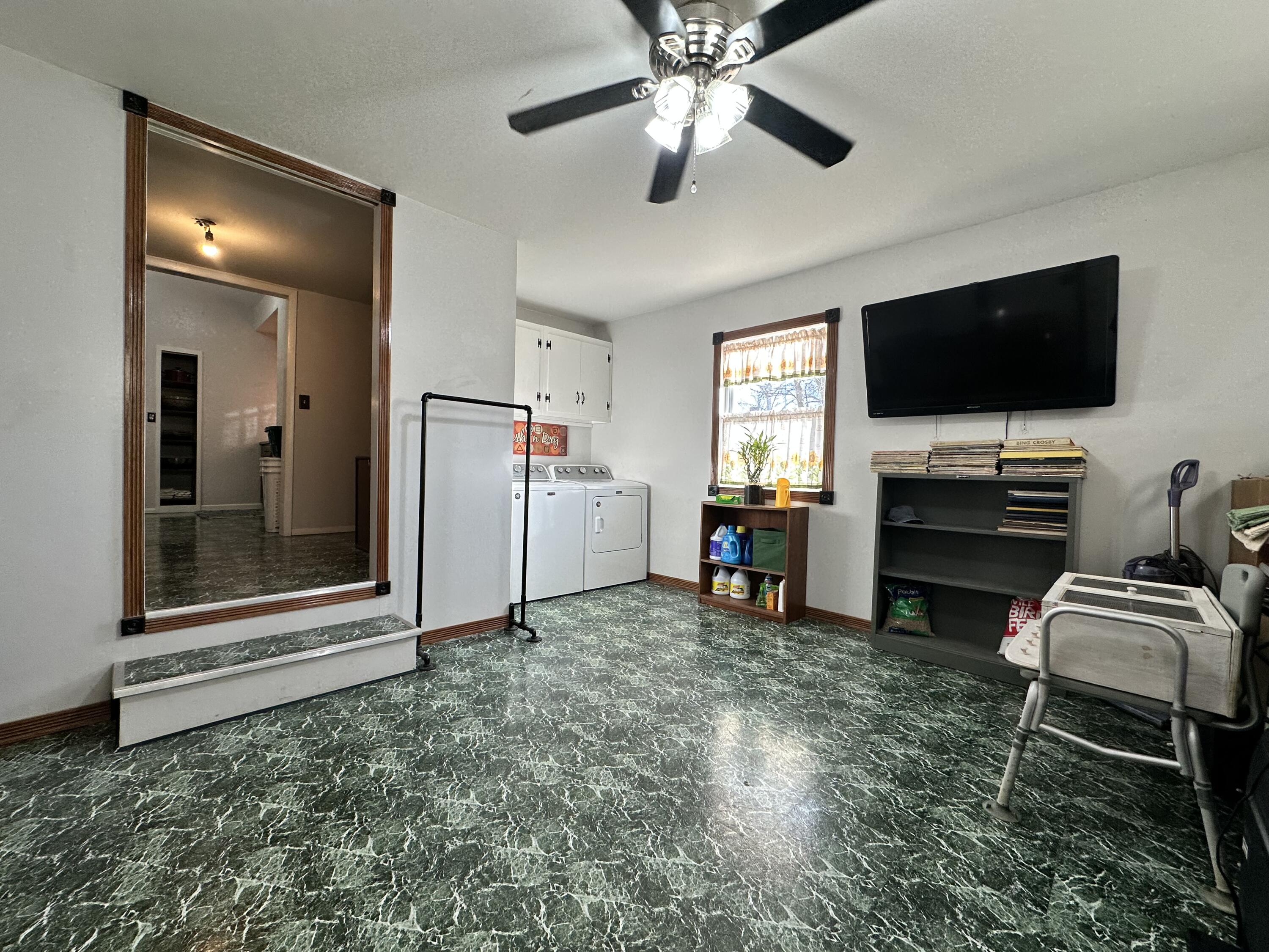 1845 South Grand Avenue Property Photo 33