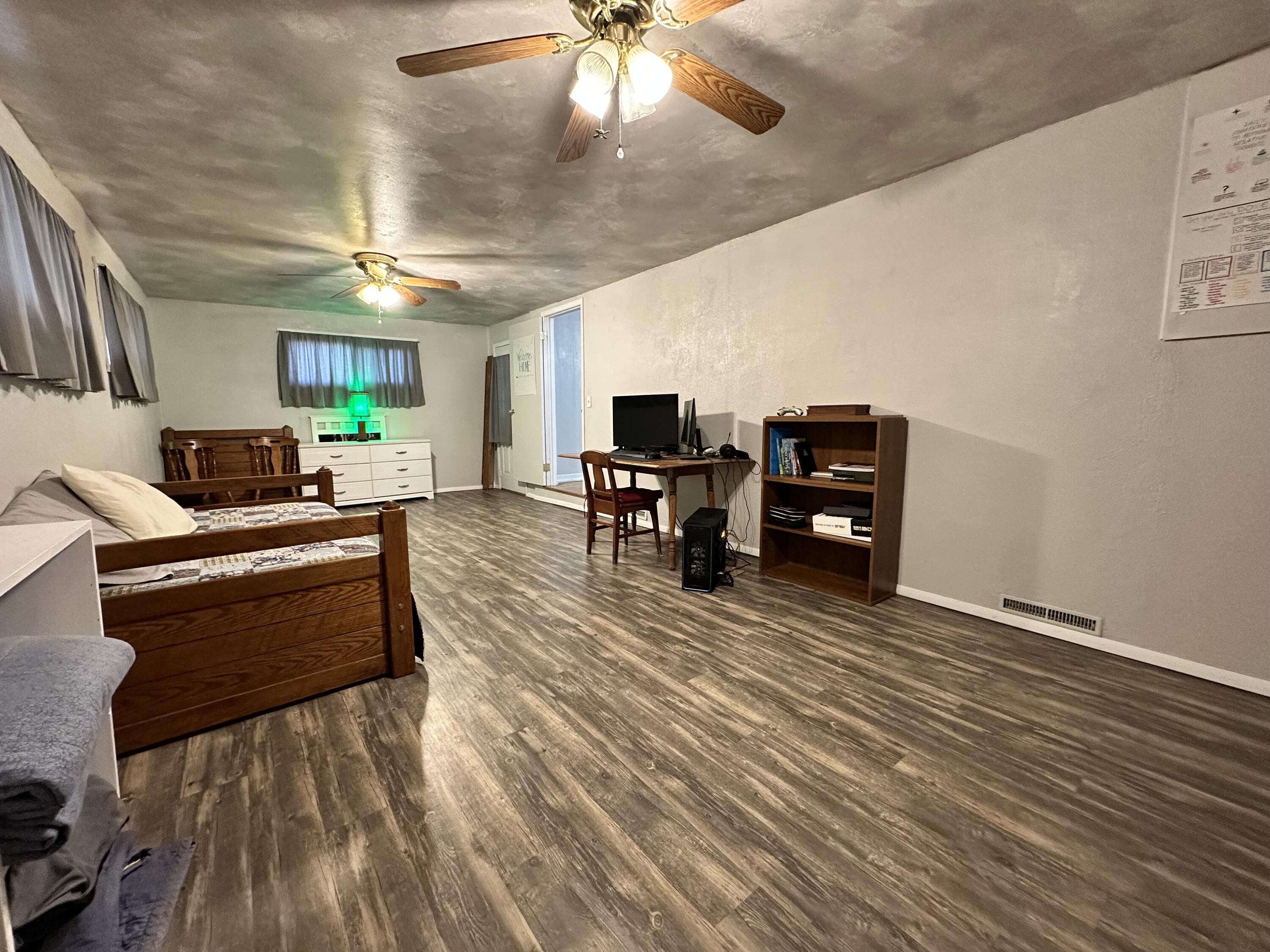 1845 South Grand Avenue Property Photo 45