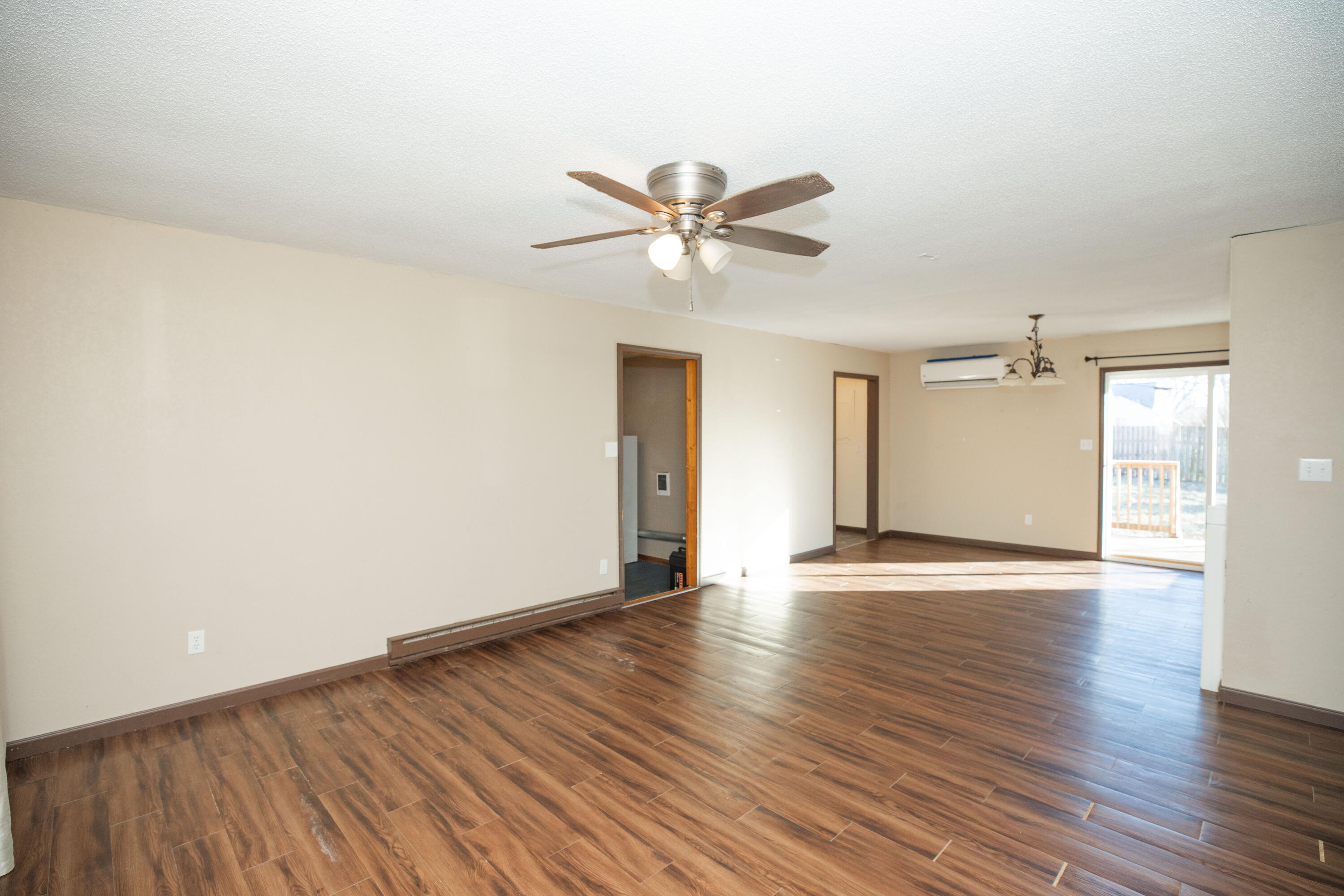 602 South Sarah Street Property Photo 2
