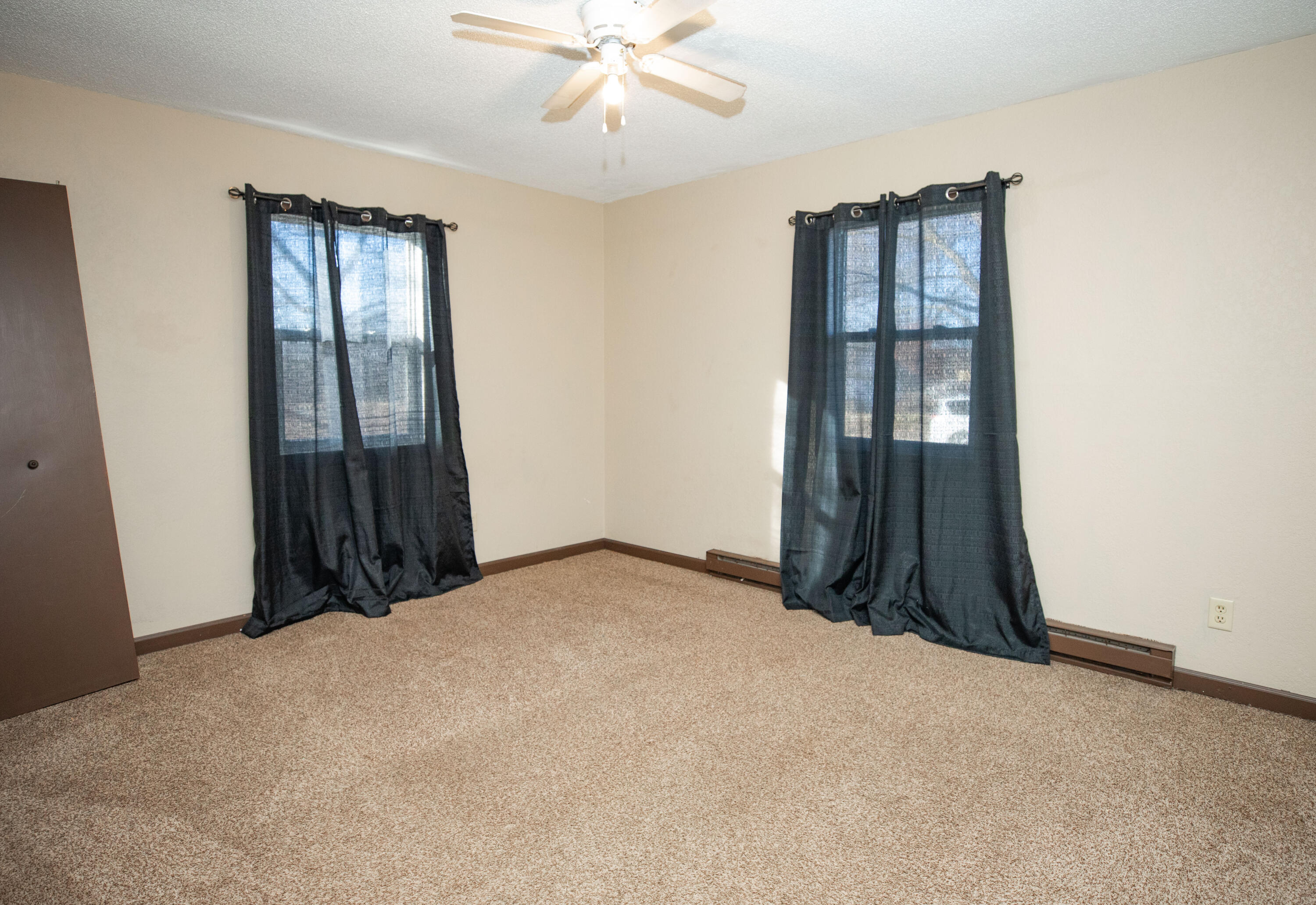 602 South Sarah Street Property Photo 11
