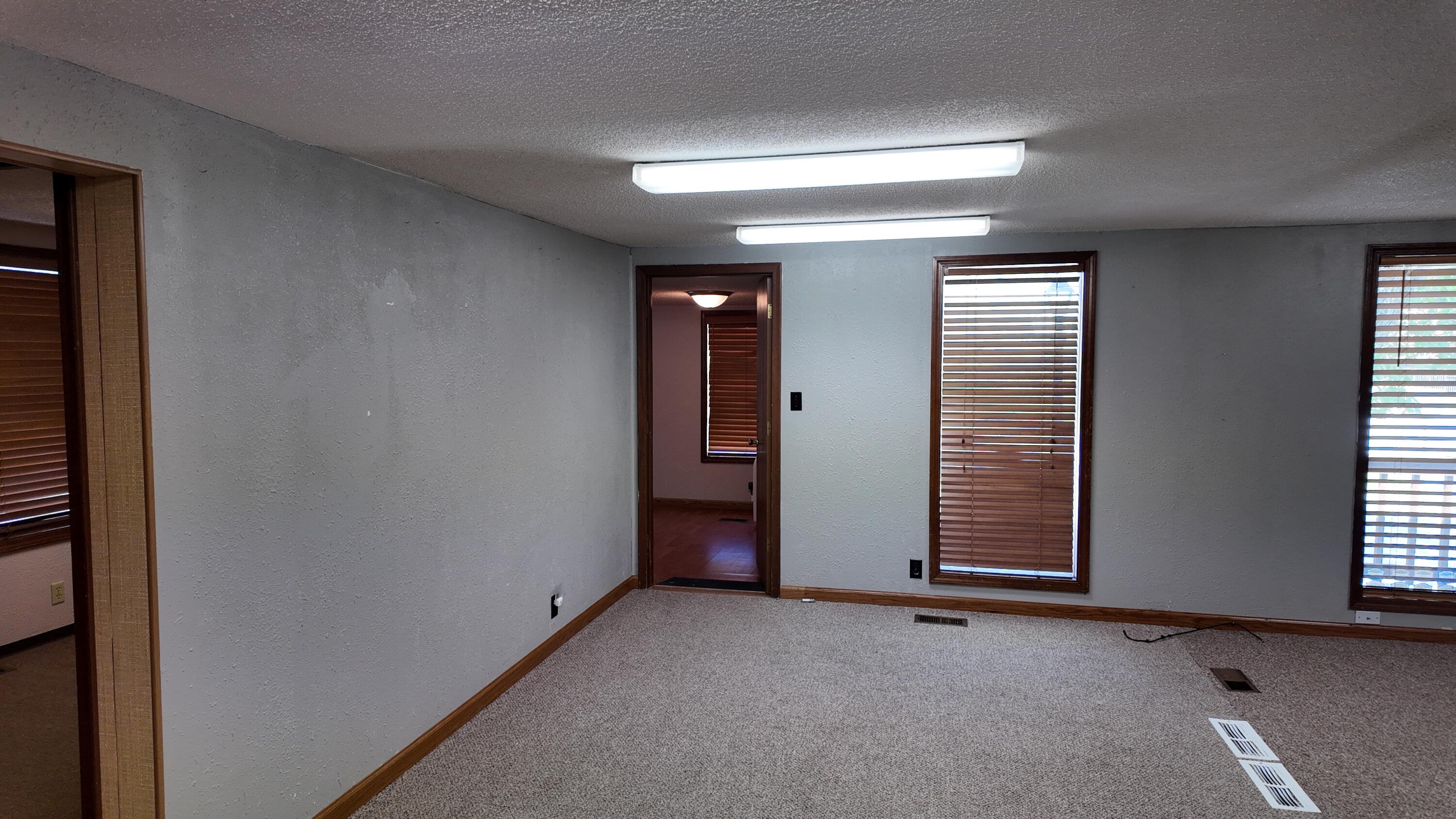 114 West Adams Property Photo 5