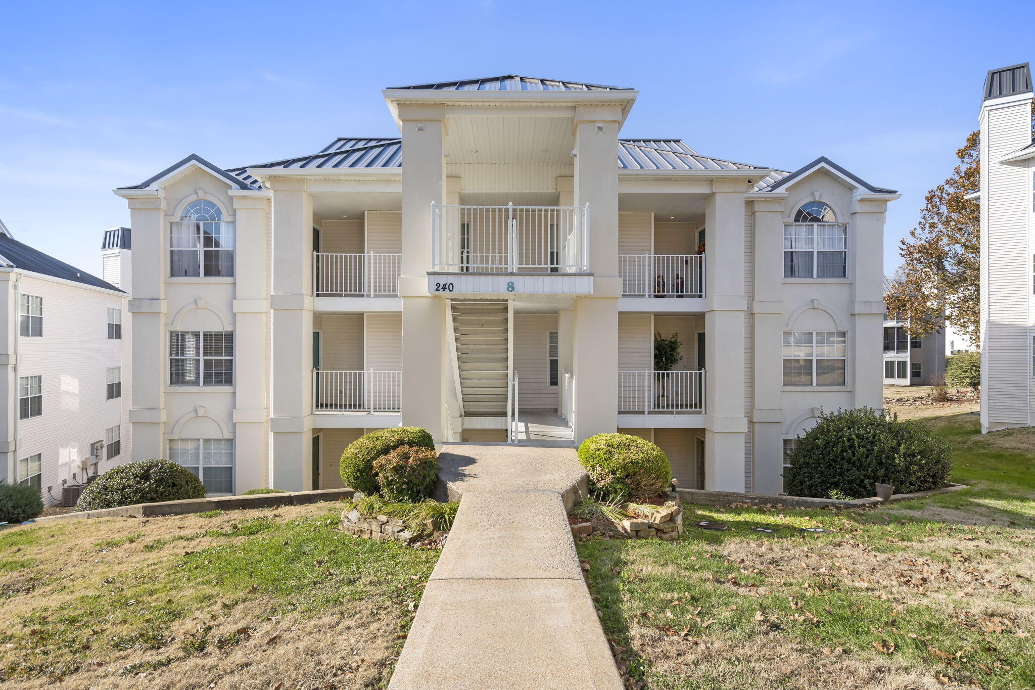 240 Meadow Ridge Lane Property Photo 1