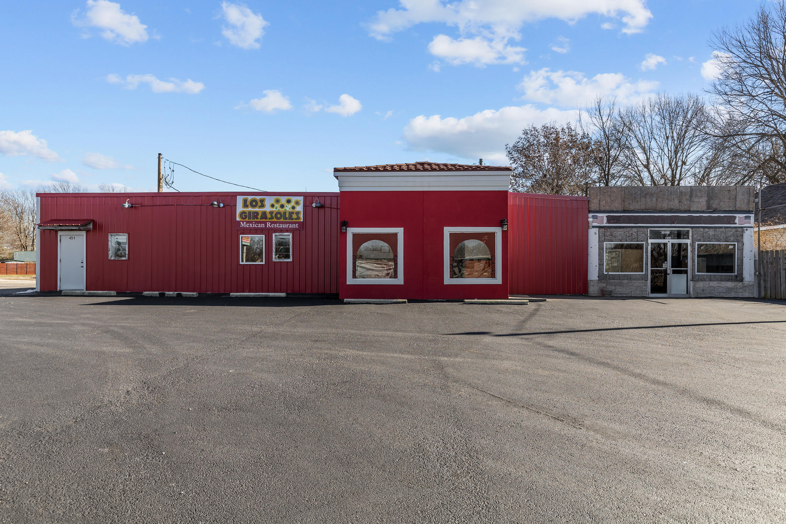 451-455 Sw Highway 60 Property Photo 1