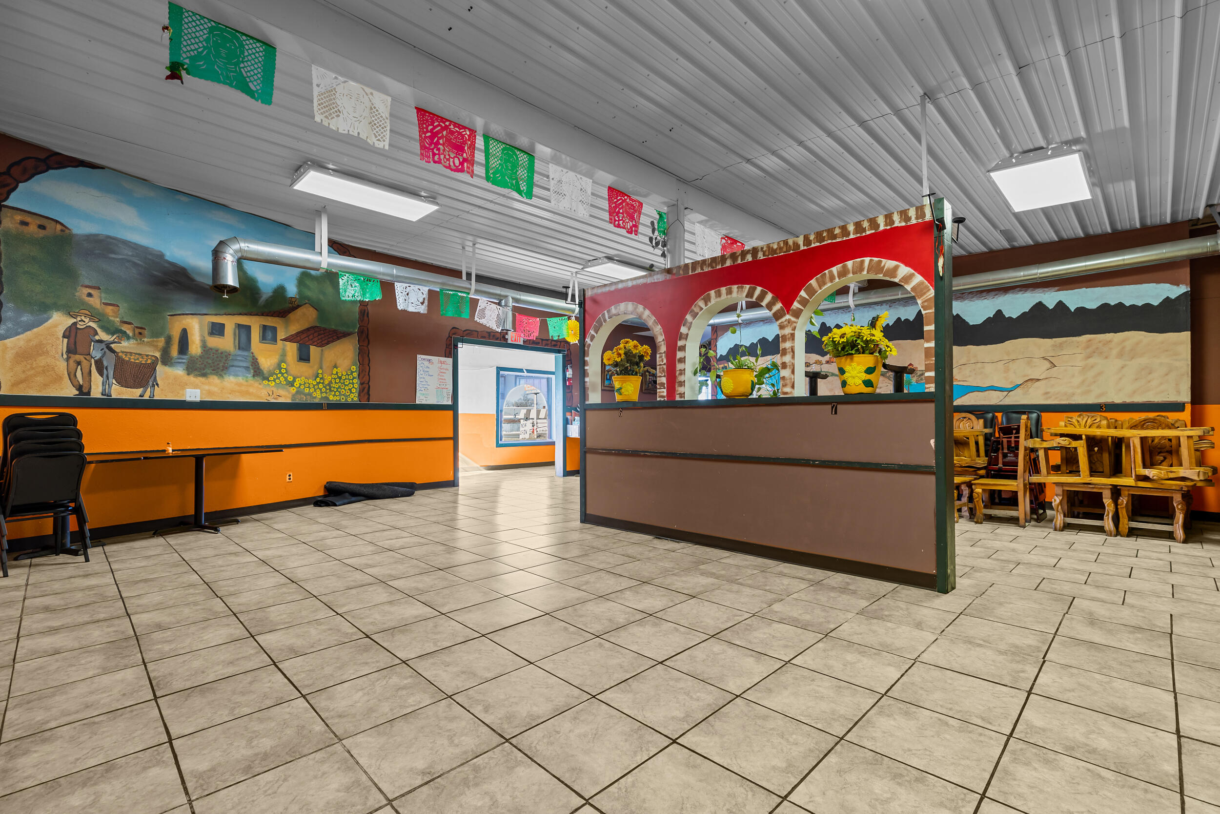 451-455 Sw Highway 60 Property Photo 6