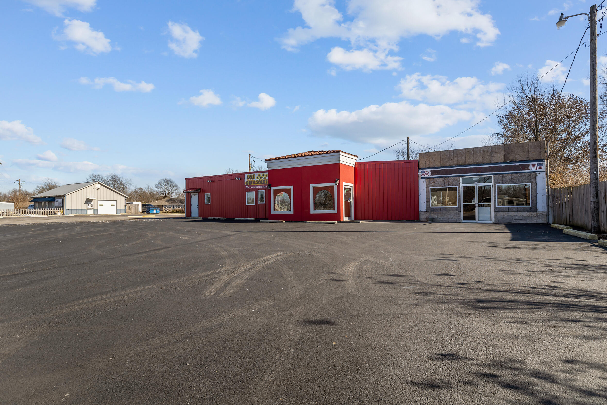 451-455 Sw Highway 60 Property Photo 16