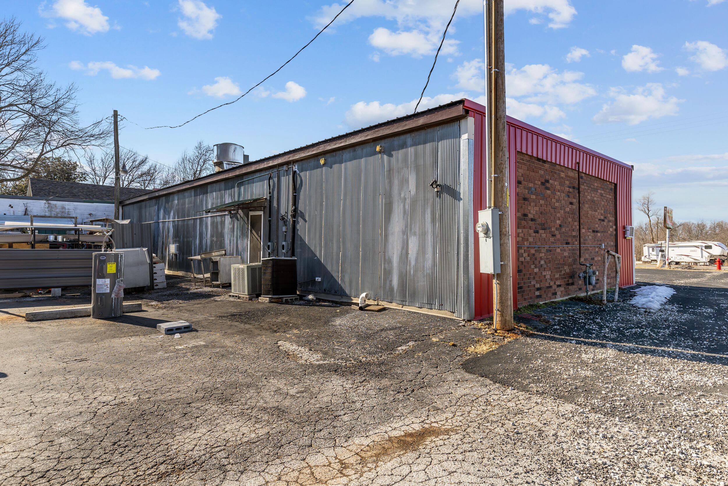 451-455 Sw Highway 60 Property Photo 19