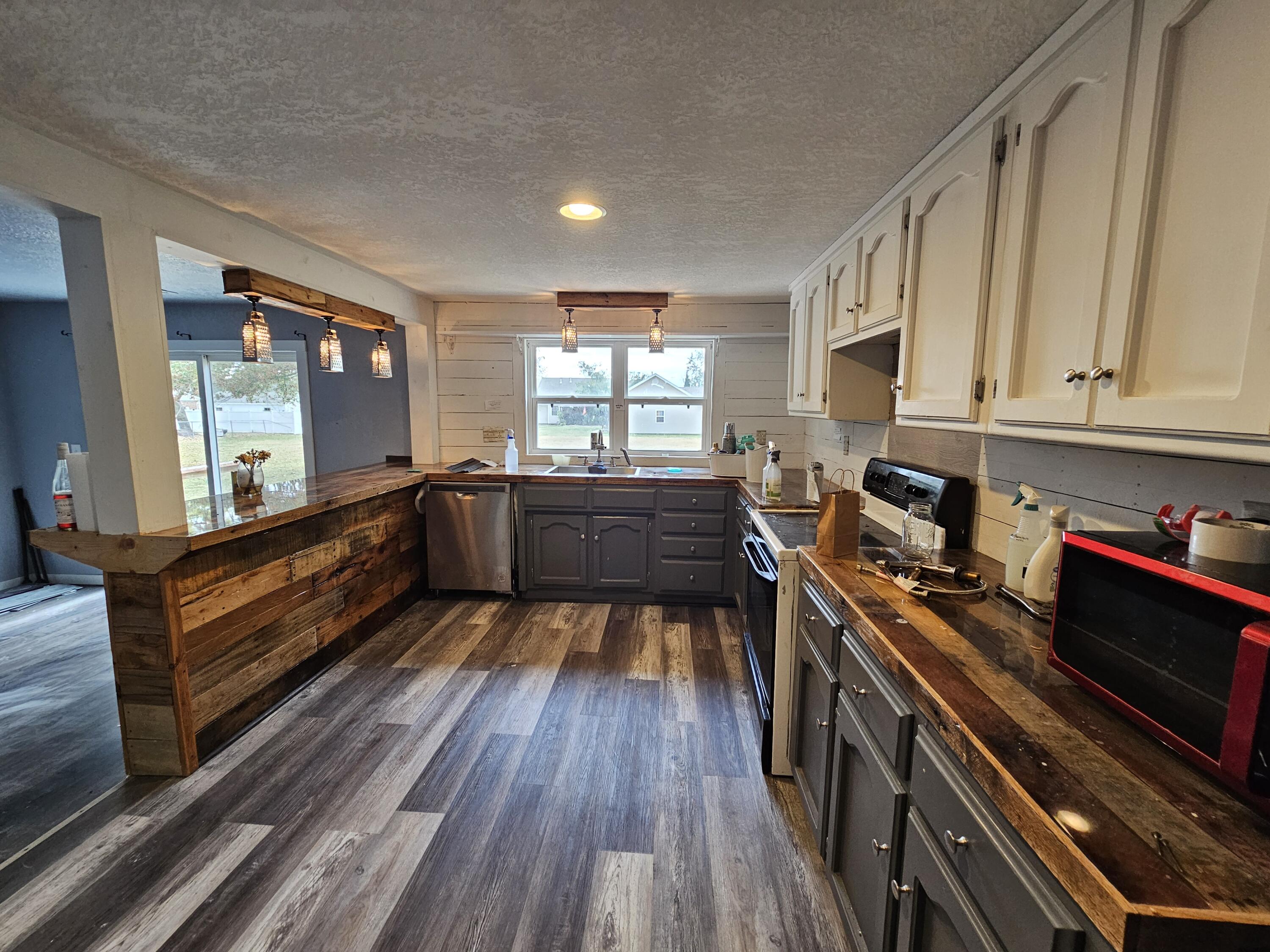 1101 East 18th Street Property Photo 4