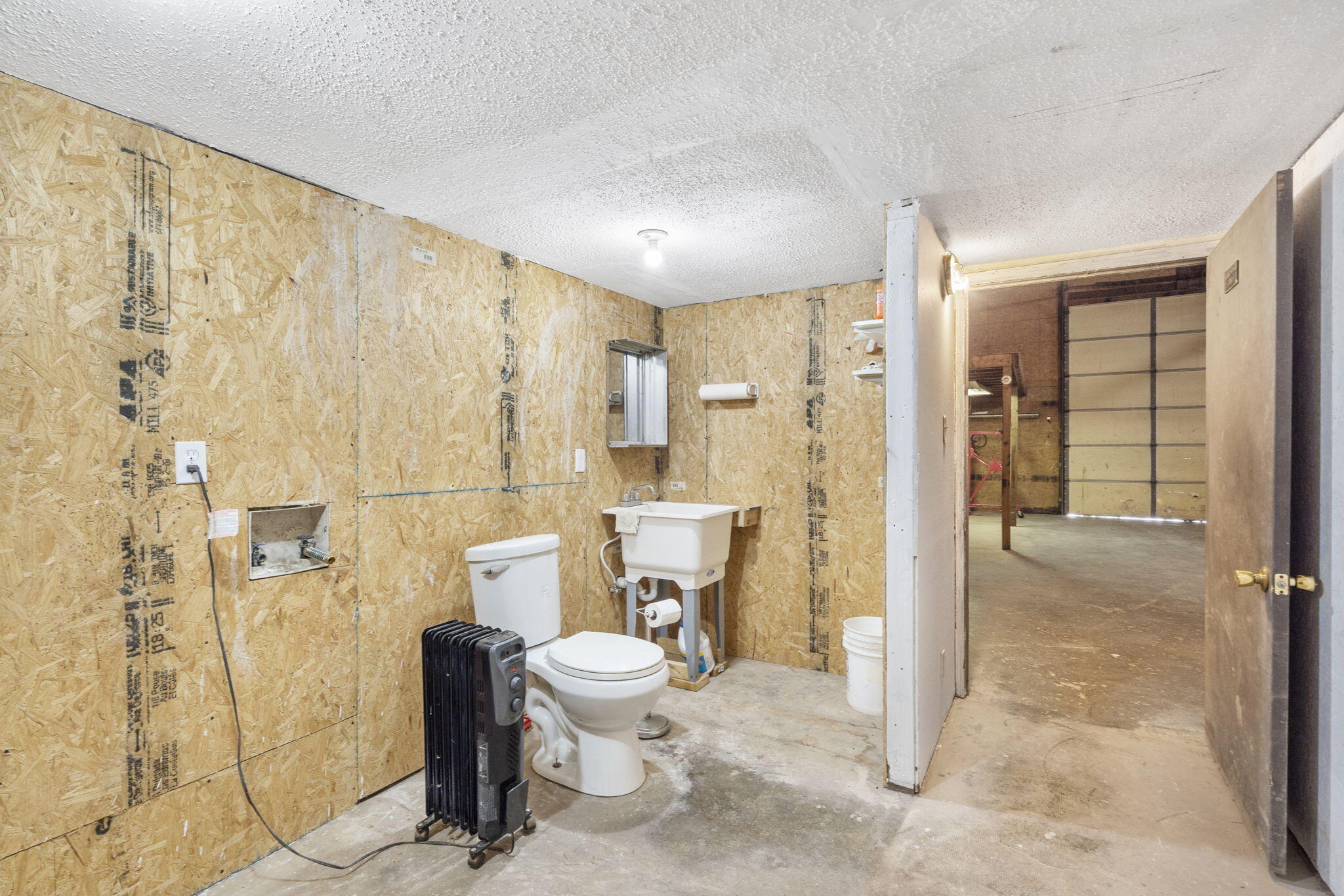 629 East State Highway 248 Property Photo 19
