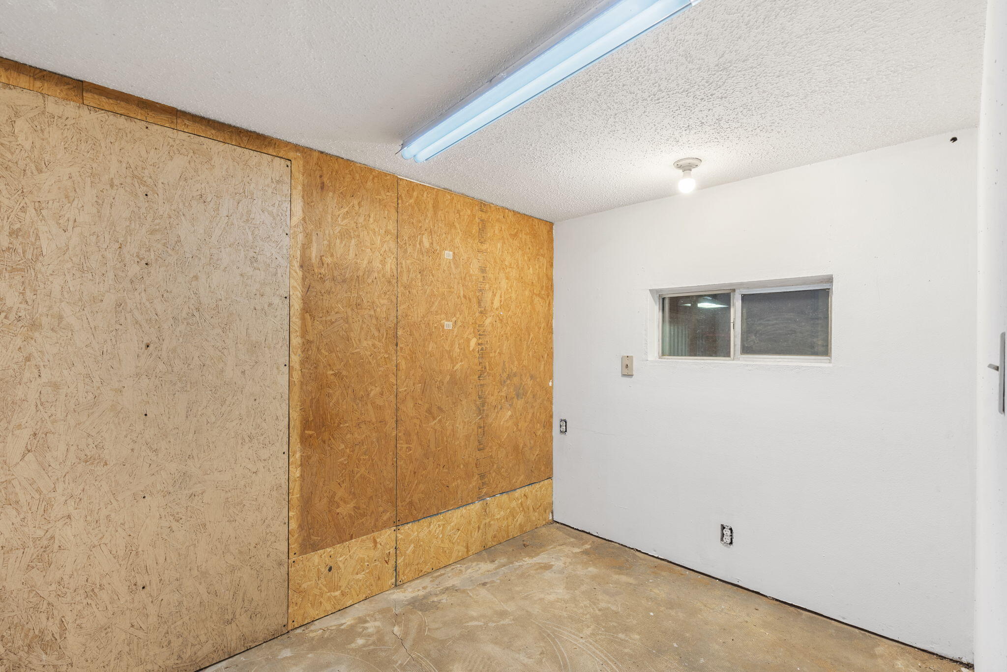629 East State Highway 248 Property Photo 22