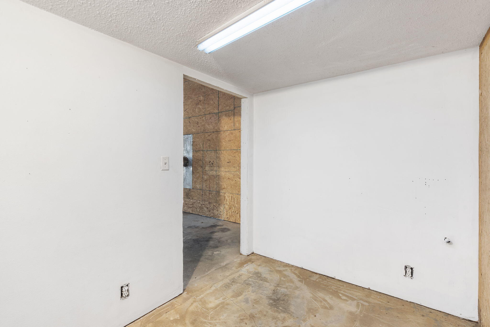 629 East State Highway 248 Property Photo 23