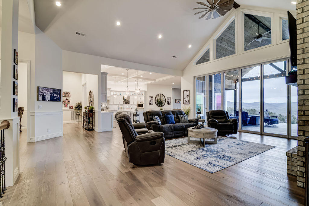 137 Slick Rock Road Property Photo 10