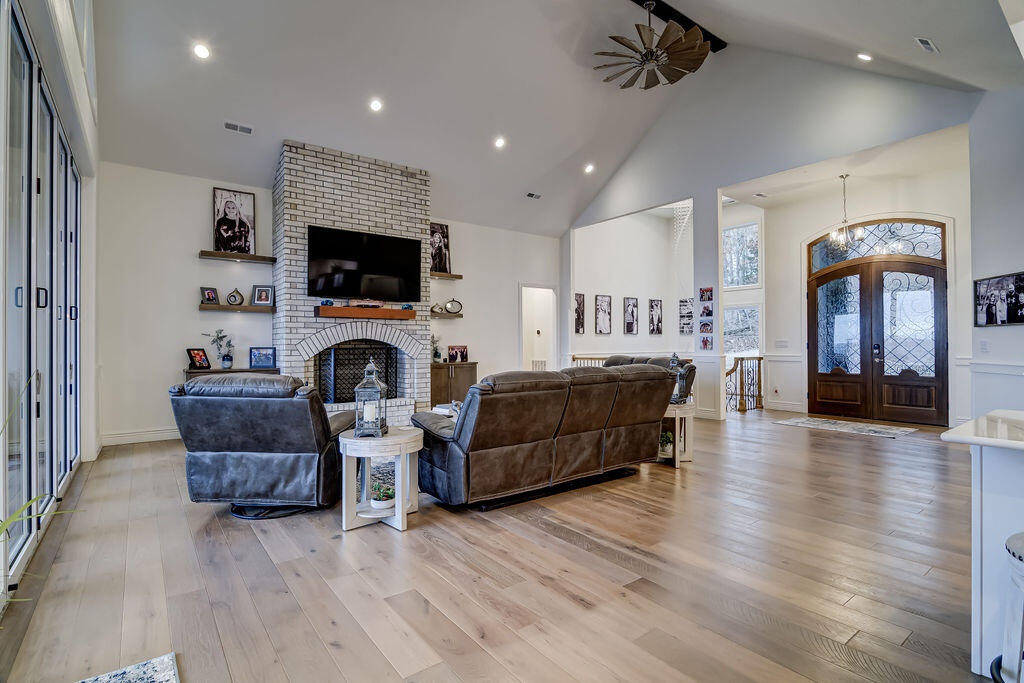 137 Slick Rock Road Property Photo 13
