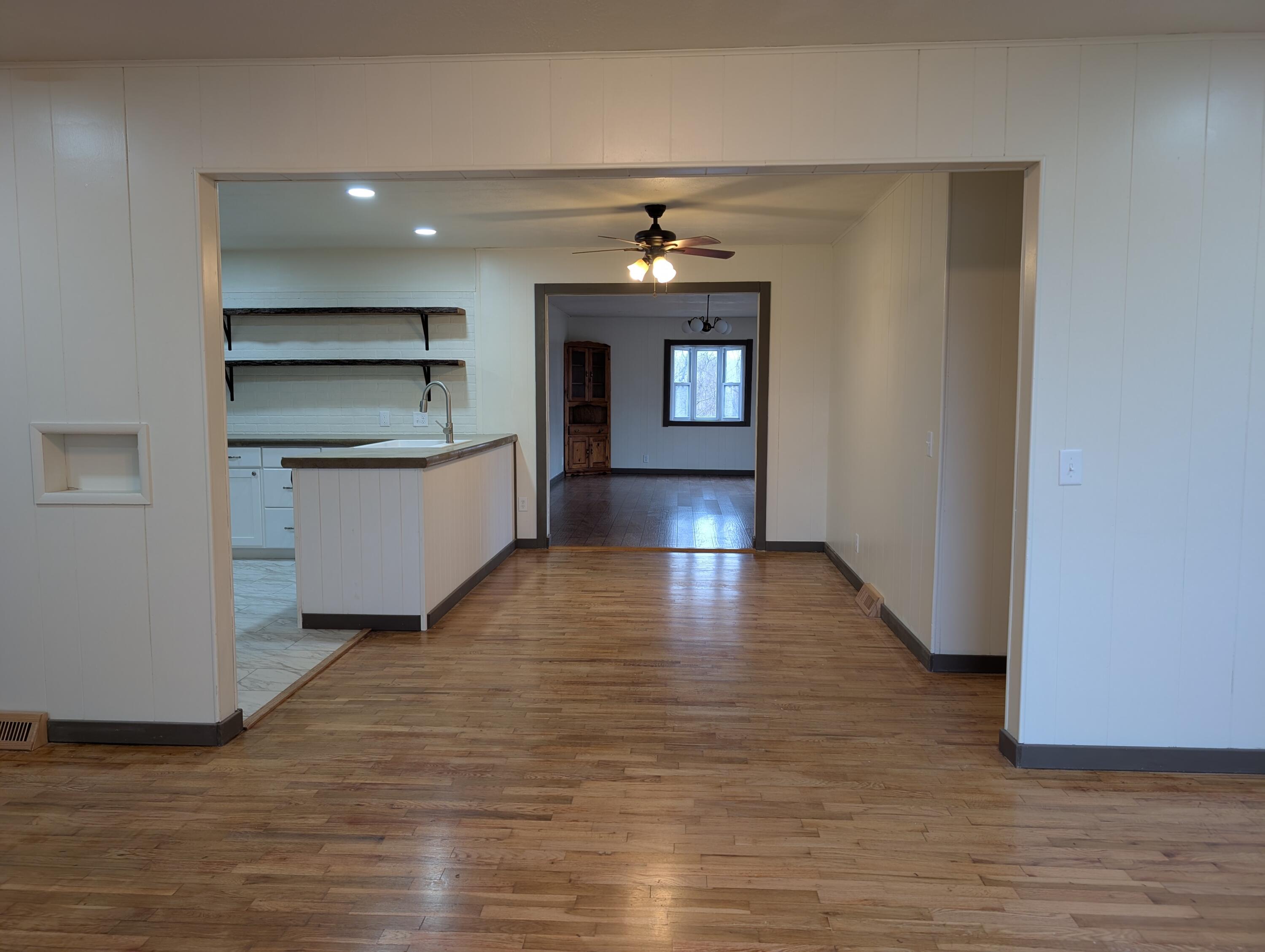 600 North Main Street Property Photo 6