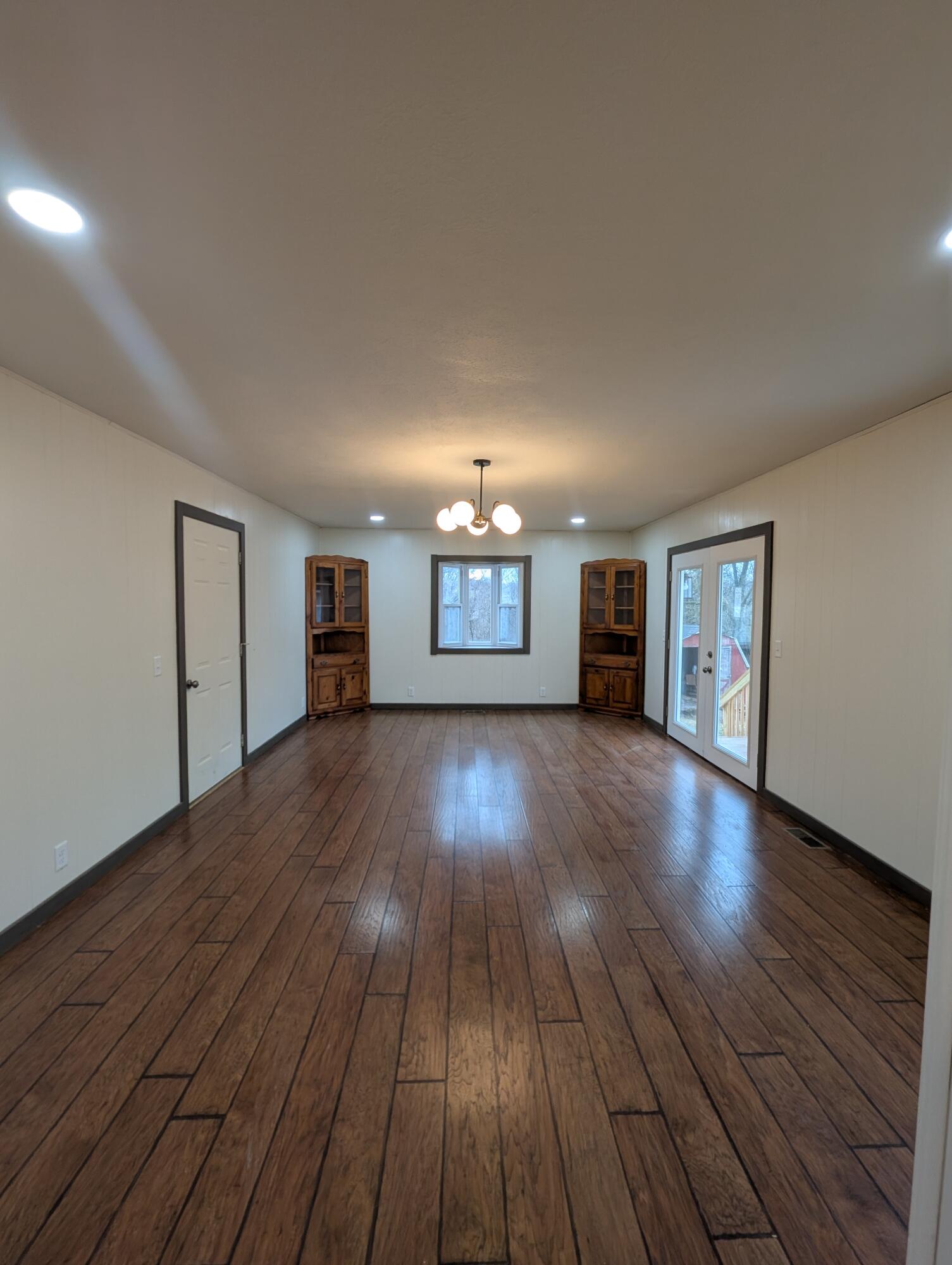 600 North Main Street Property Photo 35