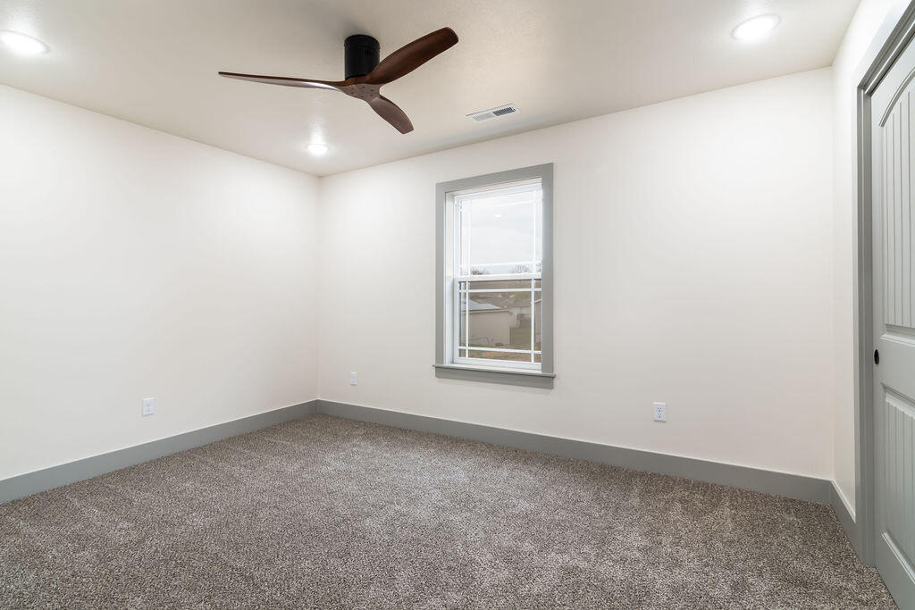370 Echo Valley Circle Property Photo 16