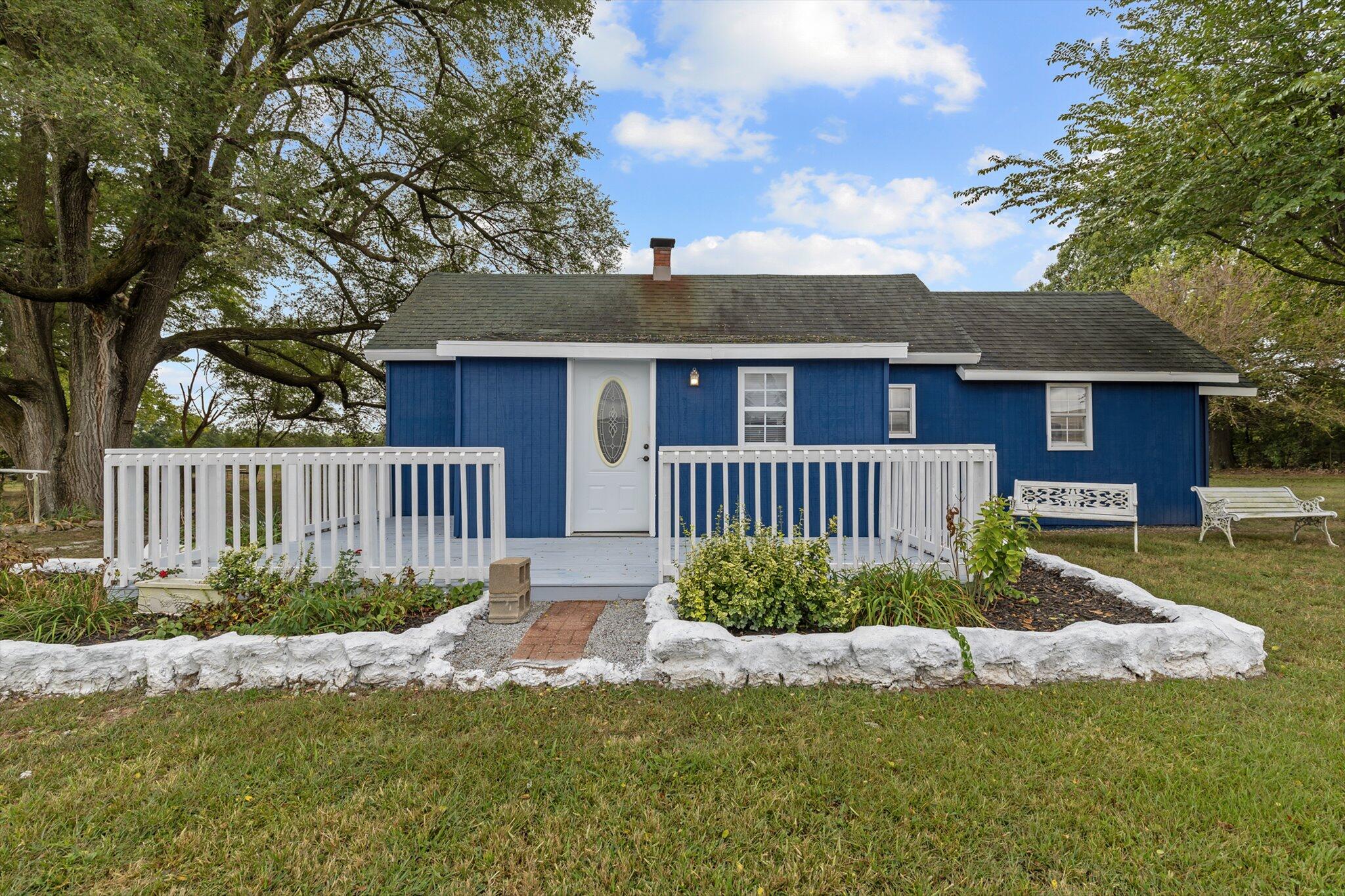 2242 Silver Lake Road Property Photo 1