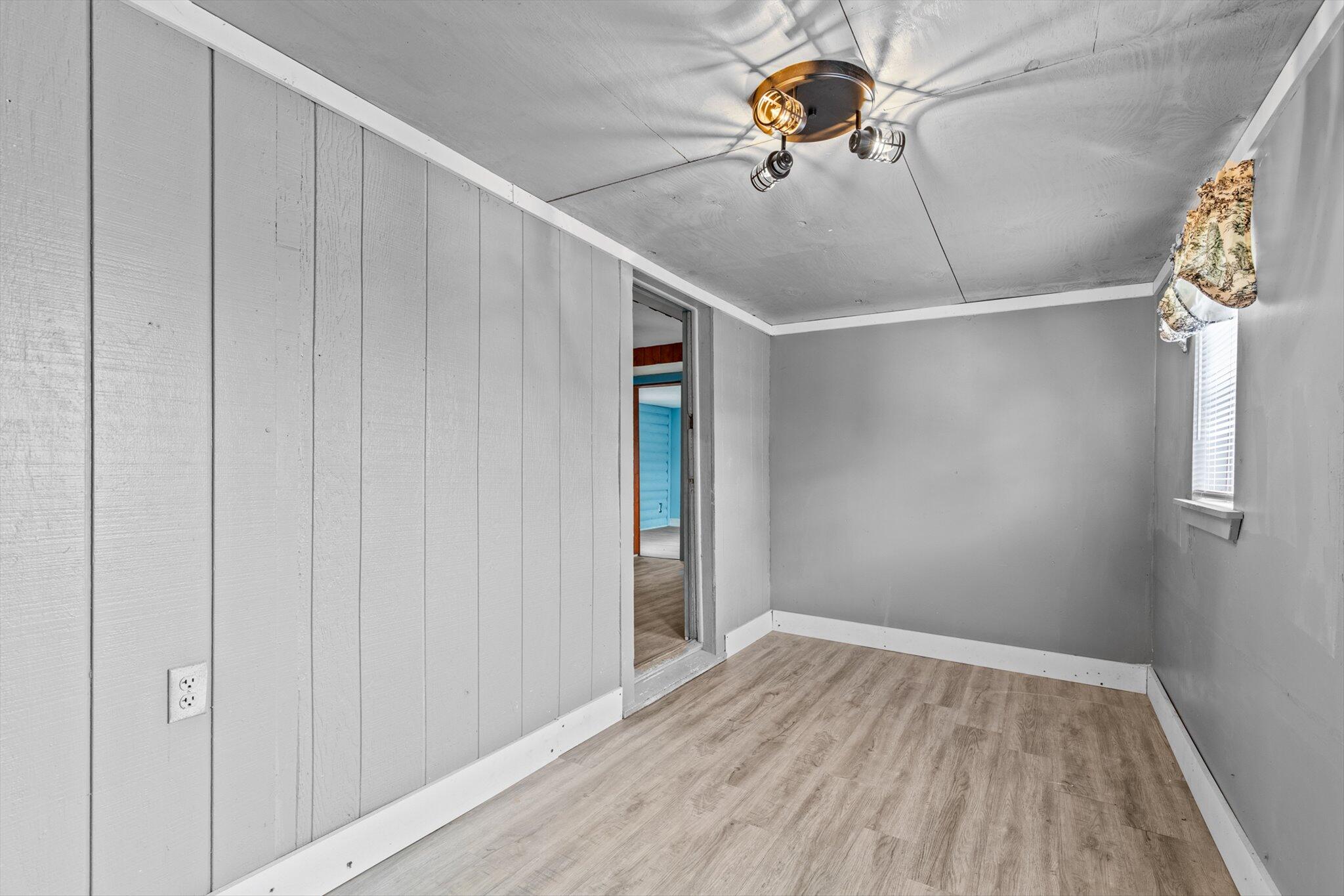 2242 Silver Lake Road Property Photo 5