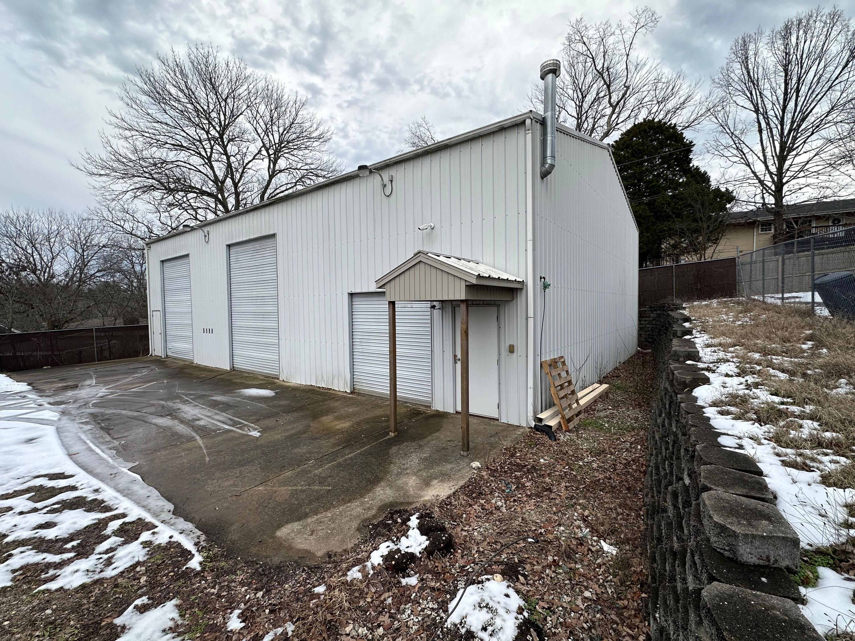 1800 Boswell Avenue Property Photo 3