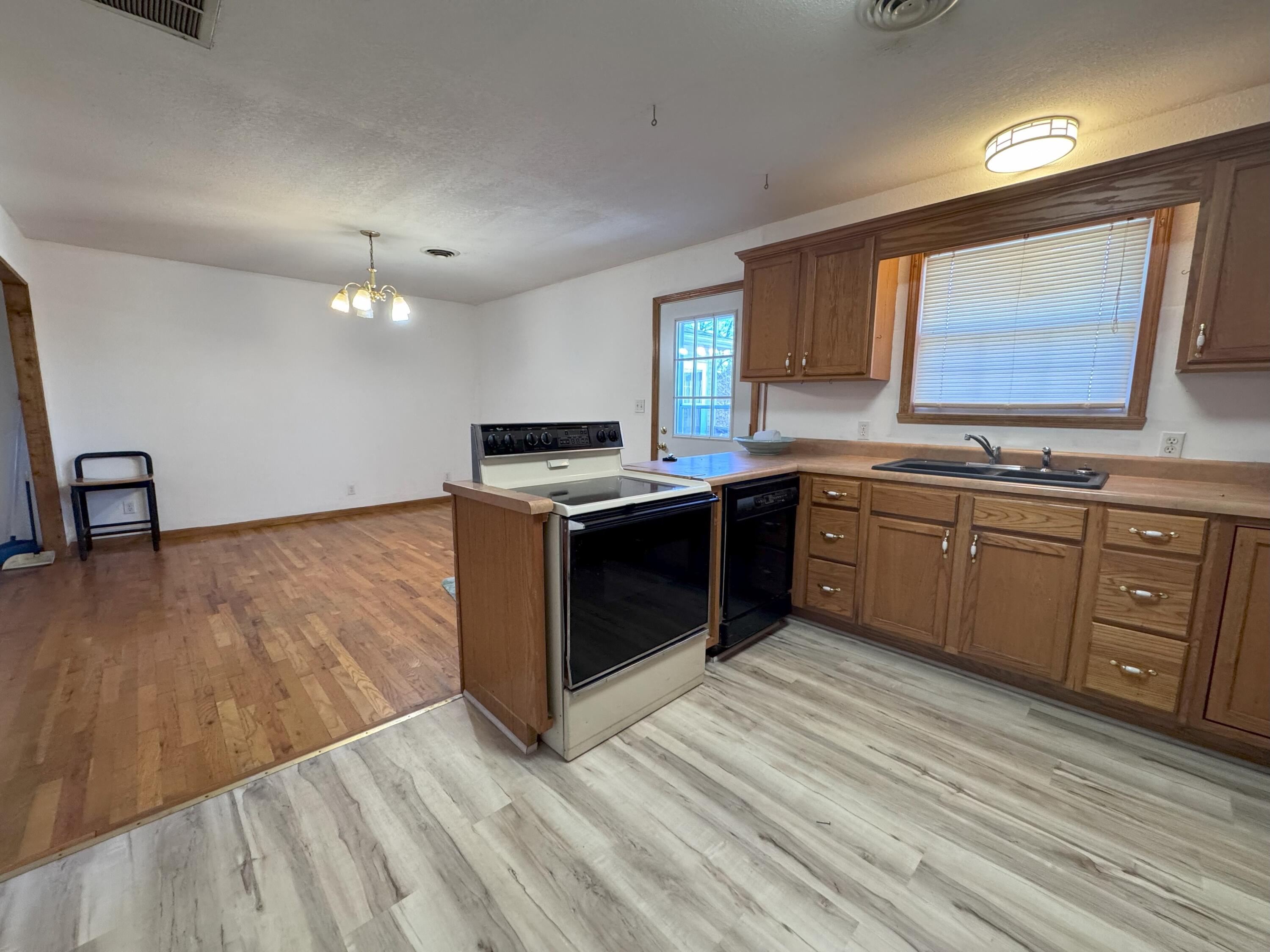 22822 State Highway 123 Property Photo 14