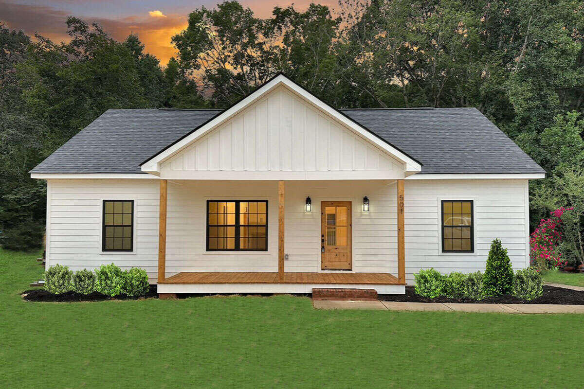 16985 1515 Road Property Photo 1