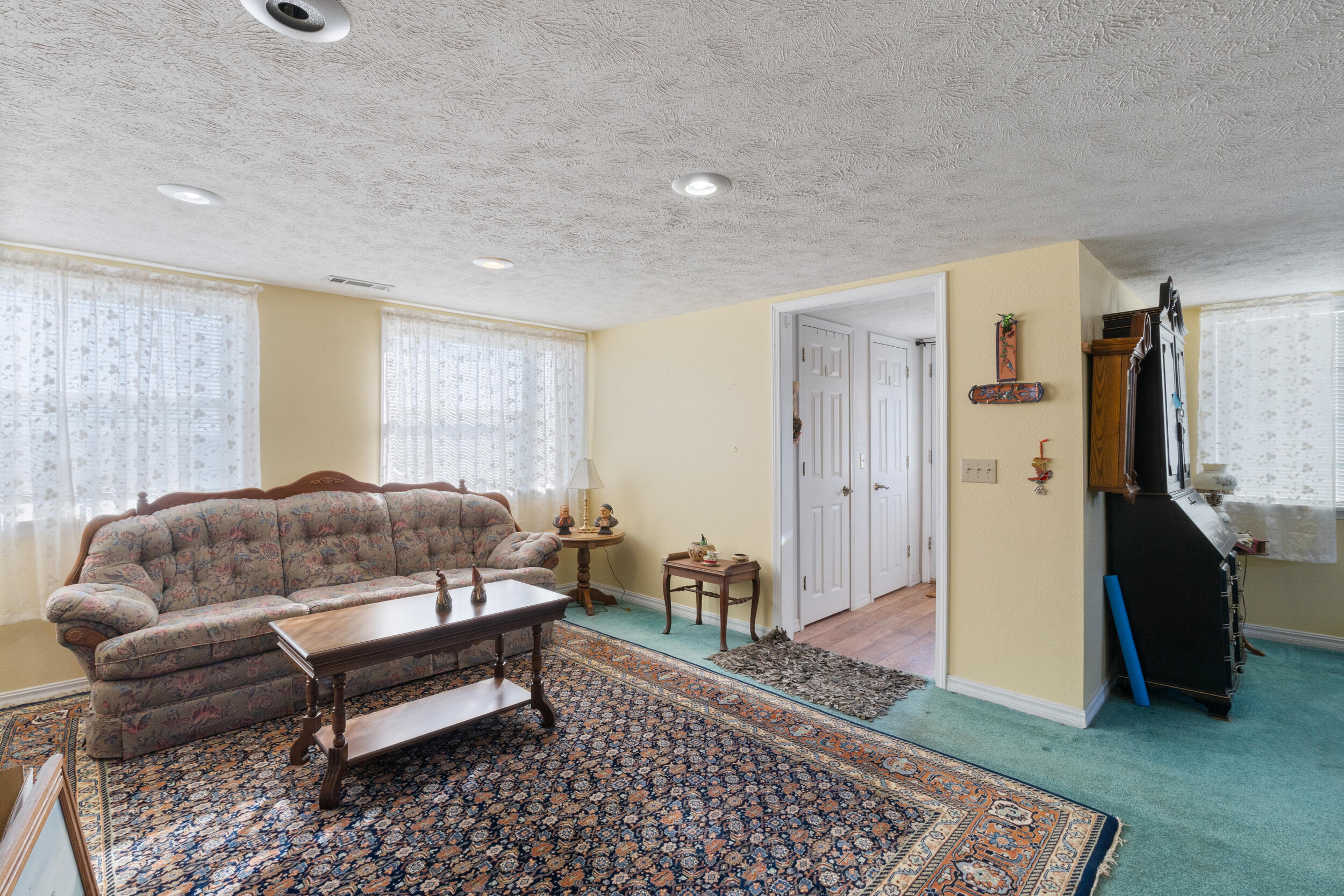 2038 East Van Buren Property Photo 21
