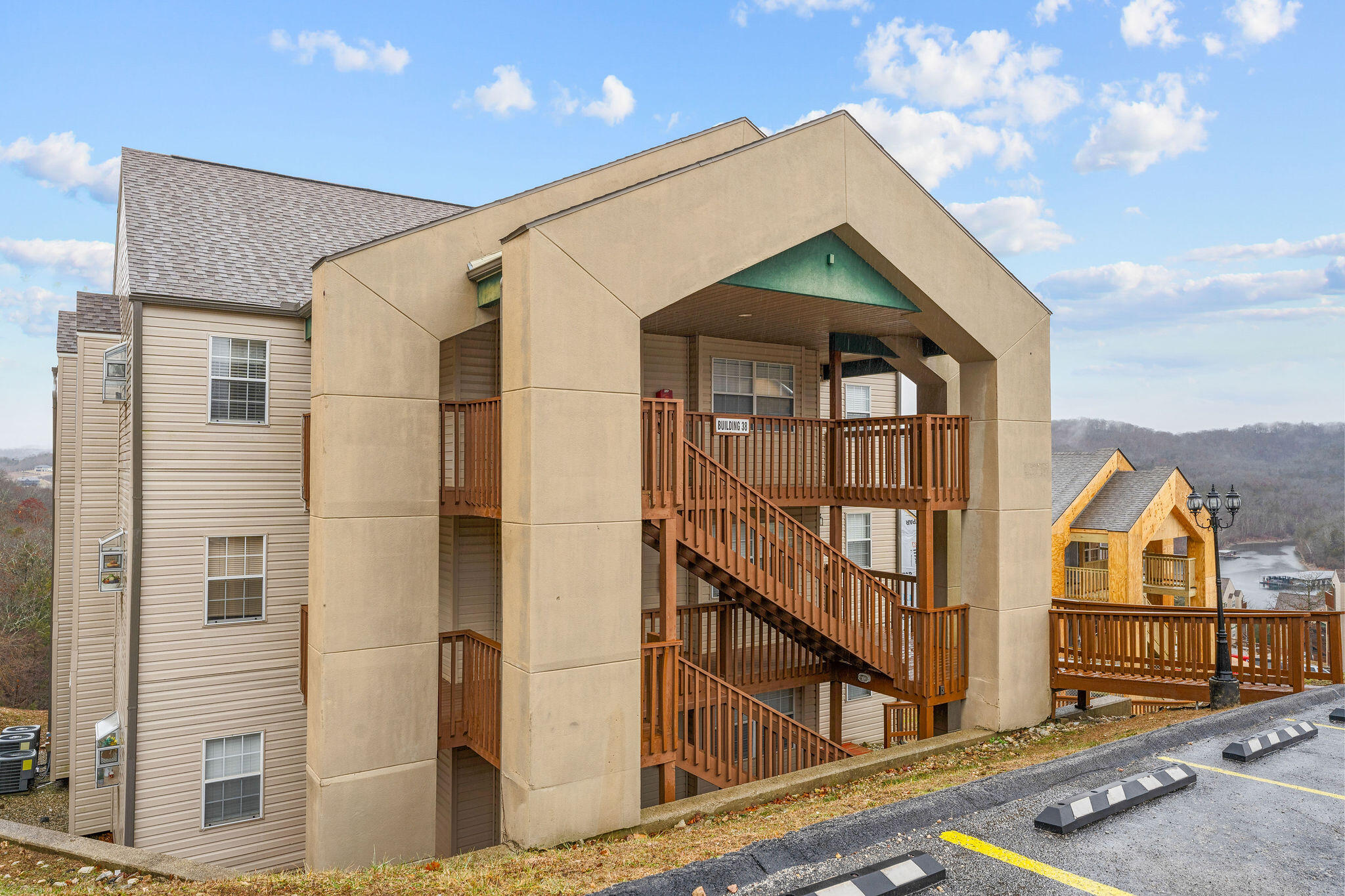 38 Lantern Bay Lane Property Photo 23